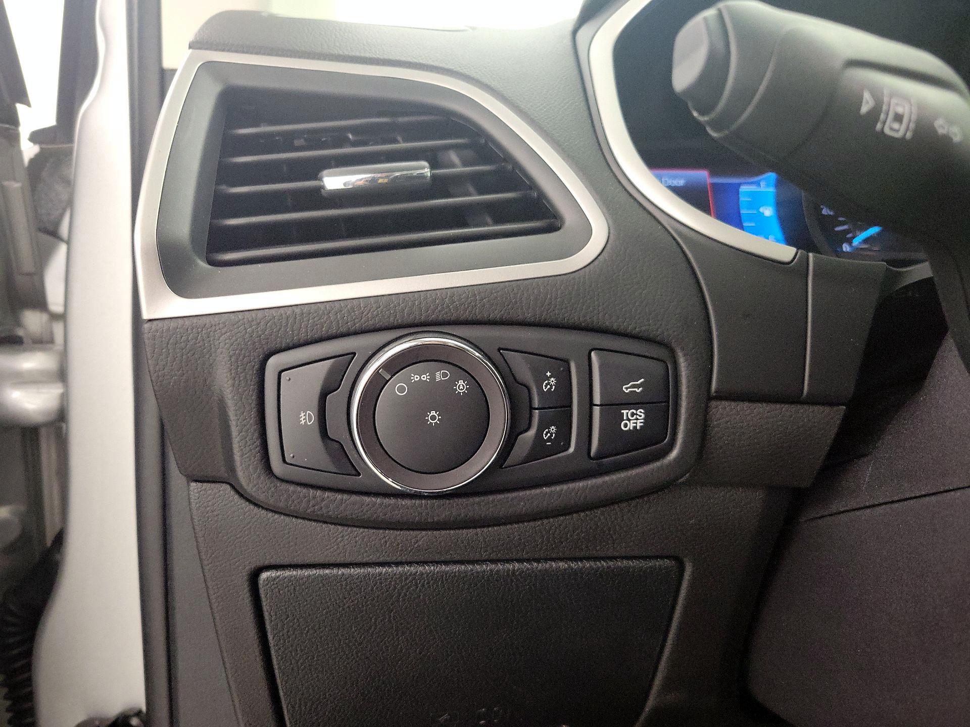 Thumbnail: 2019 Ford Edge - 13