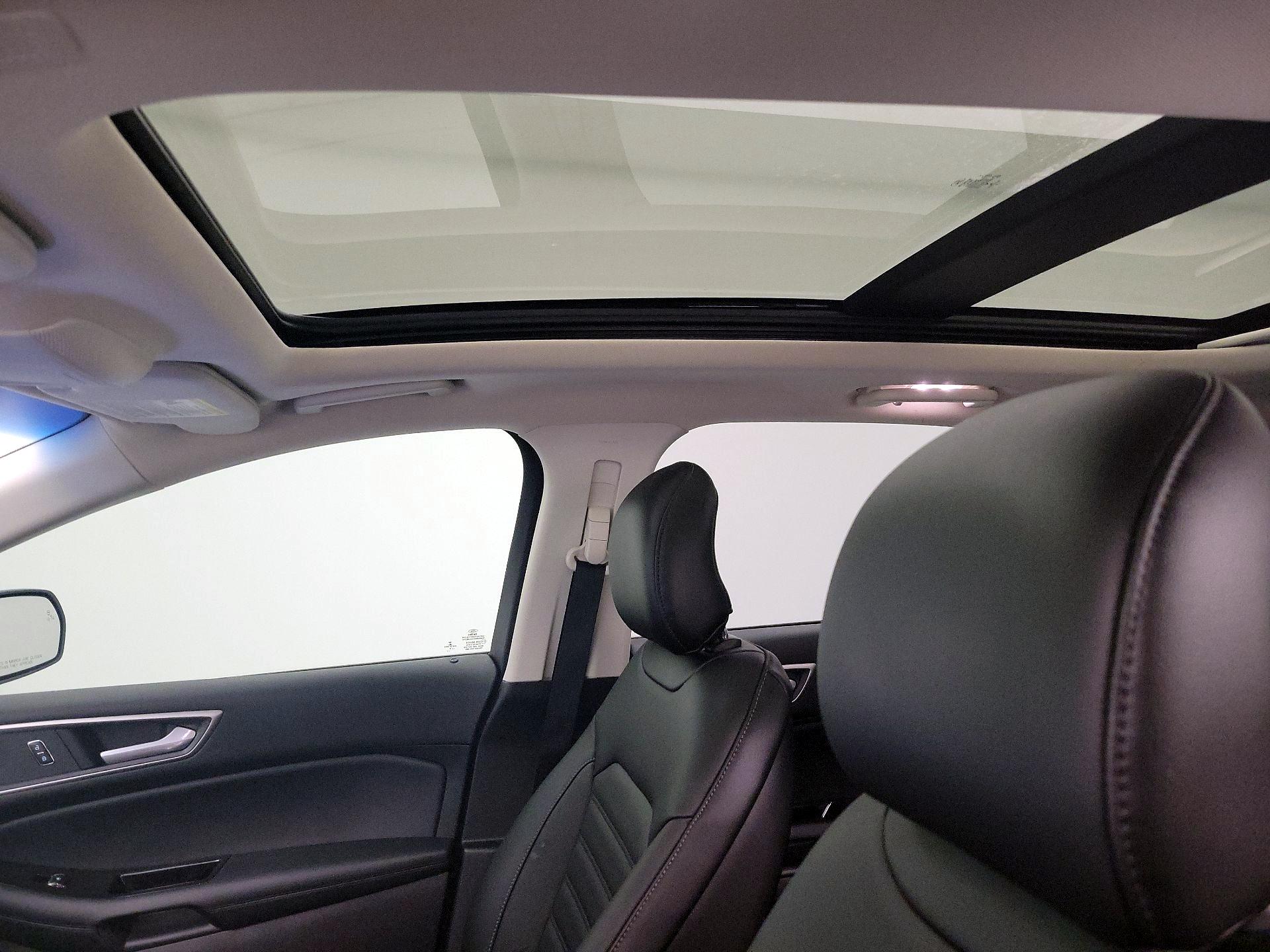 Thumbnail: 2019 Ford Edge - 18