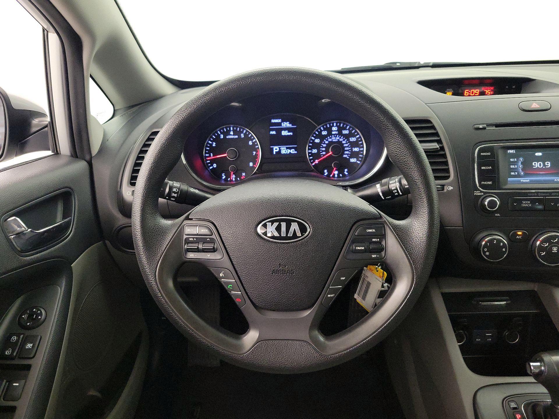 Thumbnail: 2016 Kia Forte - 10