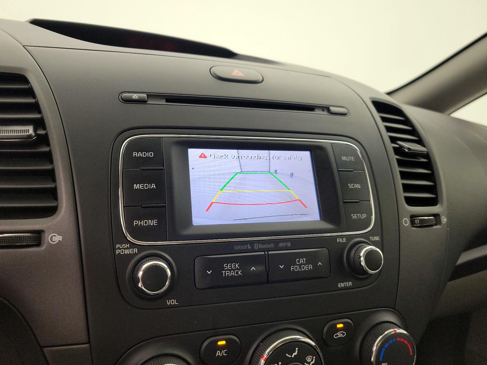 Thumbnail: 2016 Kia Forte - 14