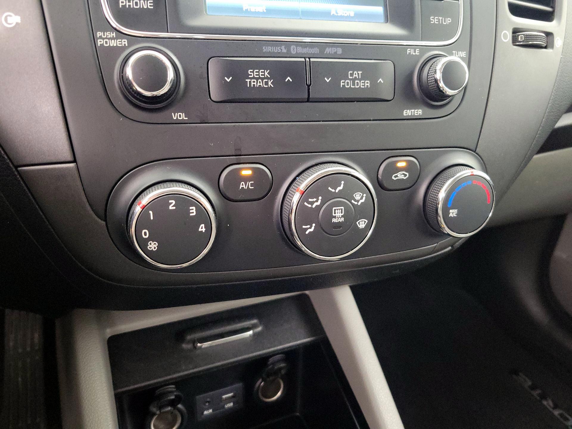 Thumbnail: 2016 Kia Forte - 16