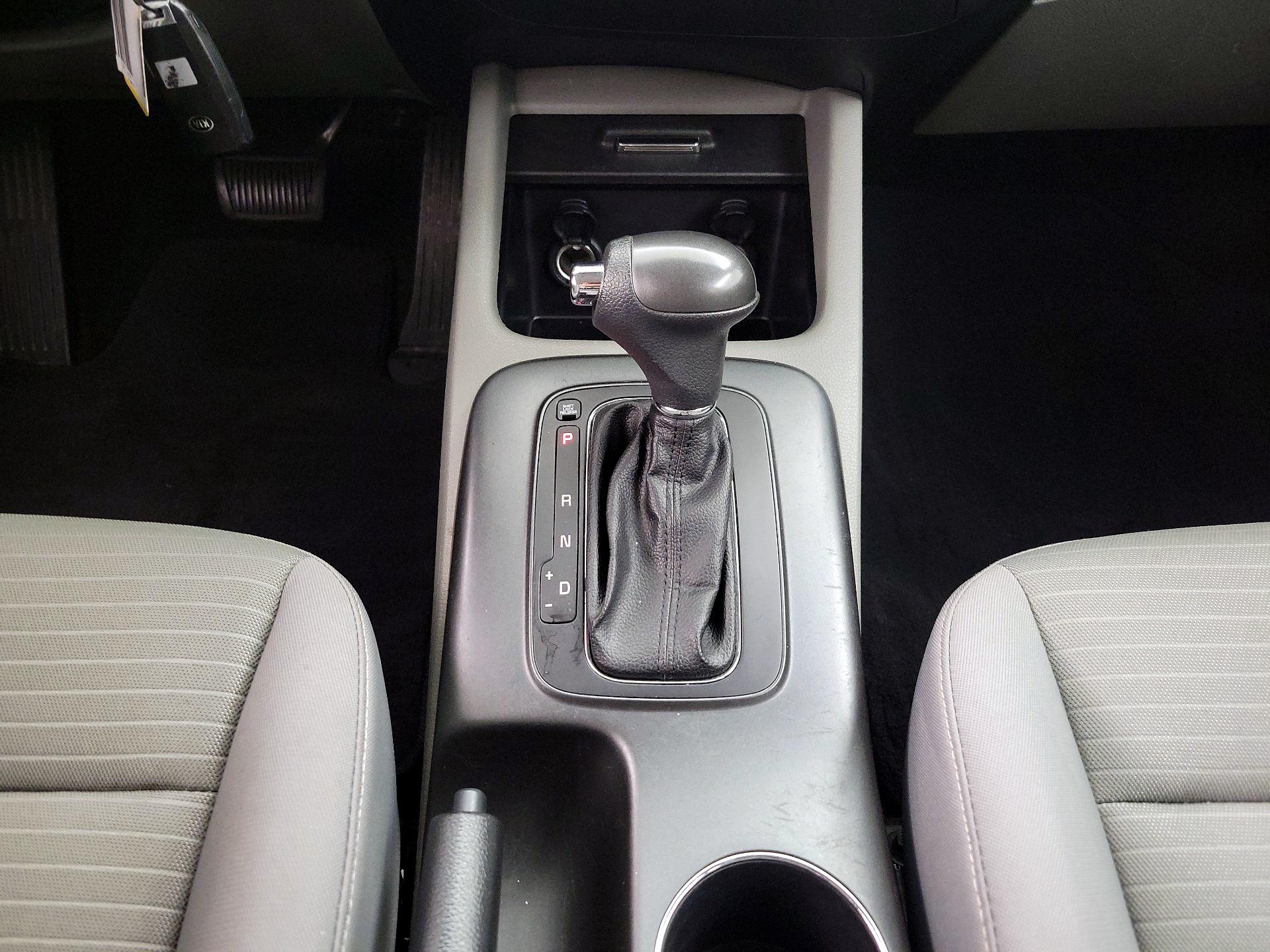 Thumbnail: 2016 Kia Forte - 17