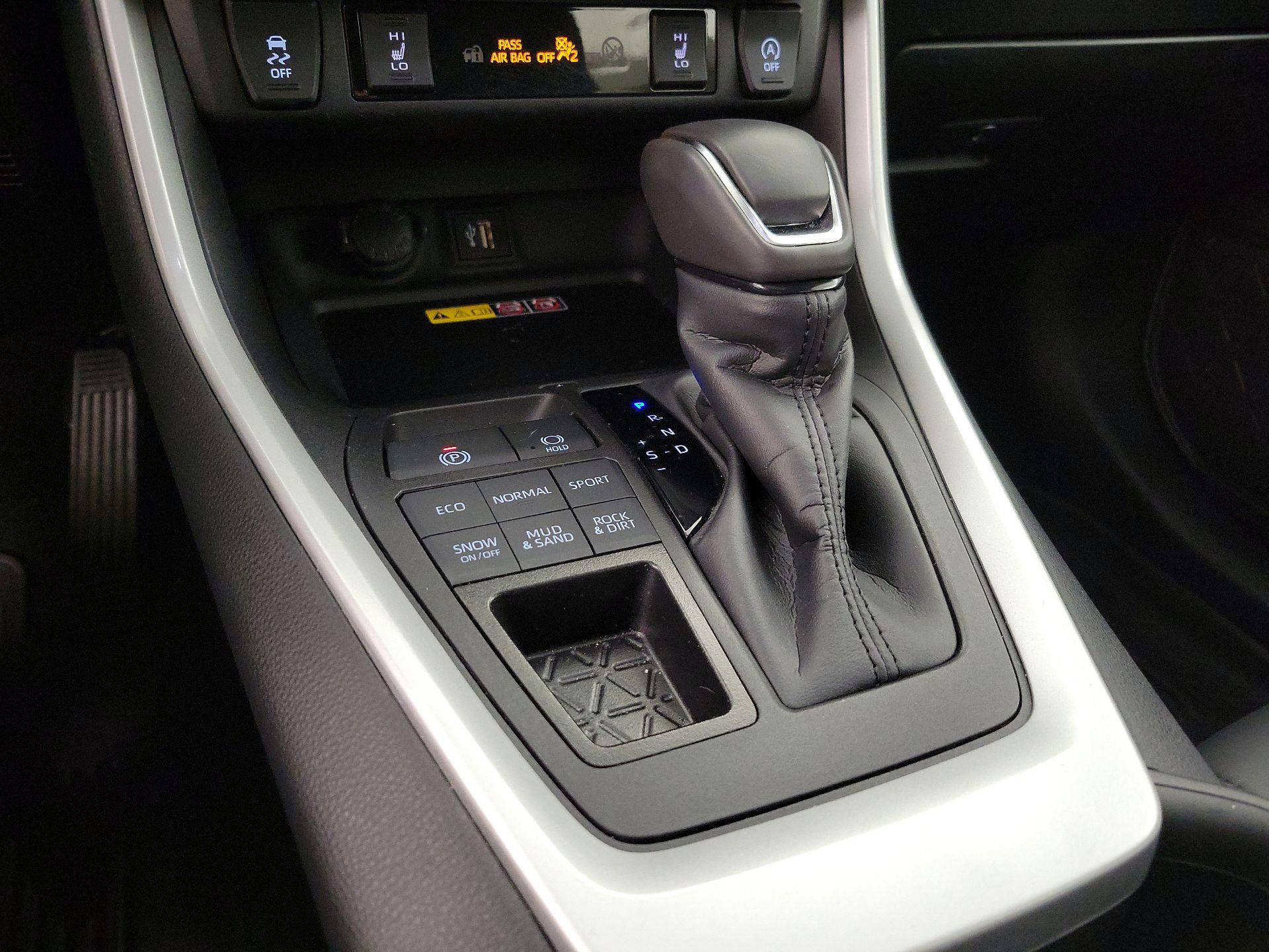 Thumbnail: 2024 Toyota RAV4 - 17