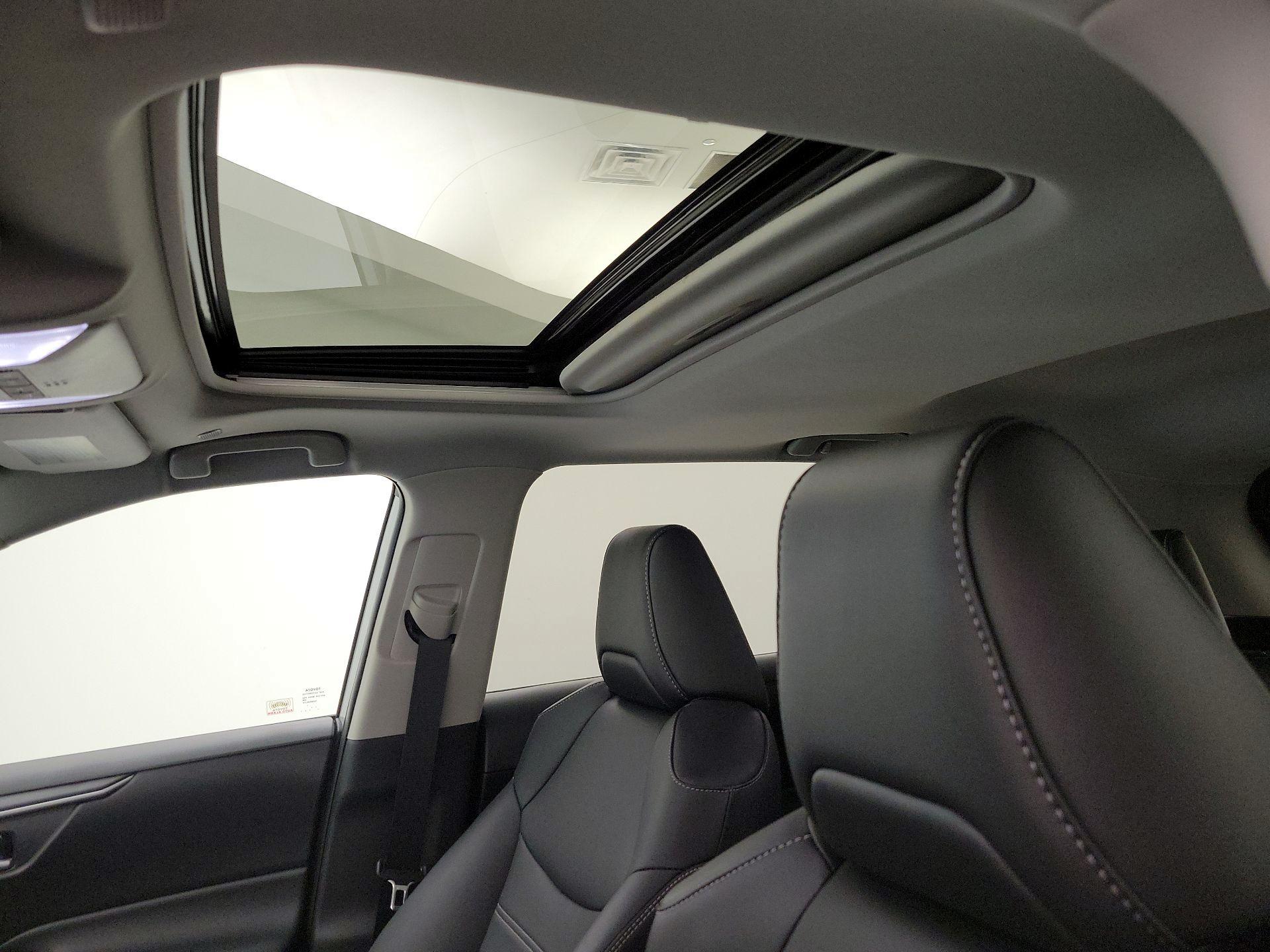 Thumbnail: 2024 Toyota RAV4 - 18