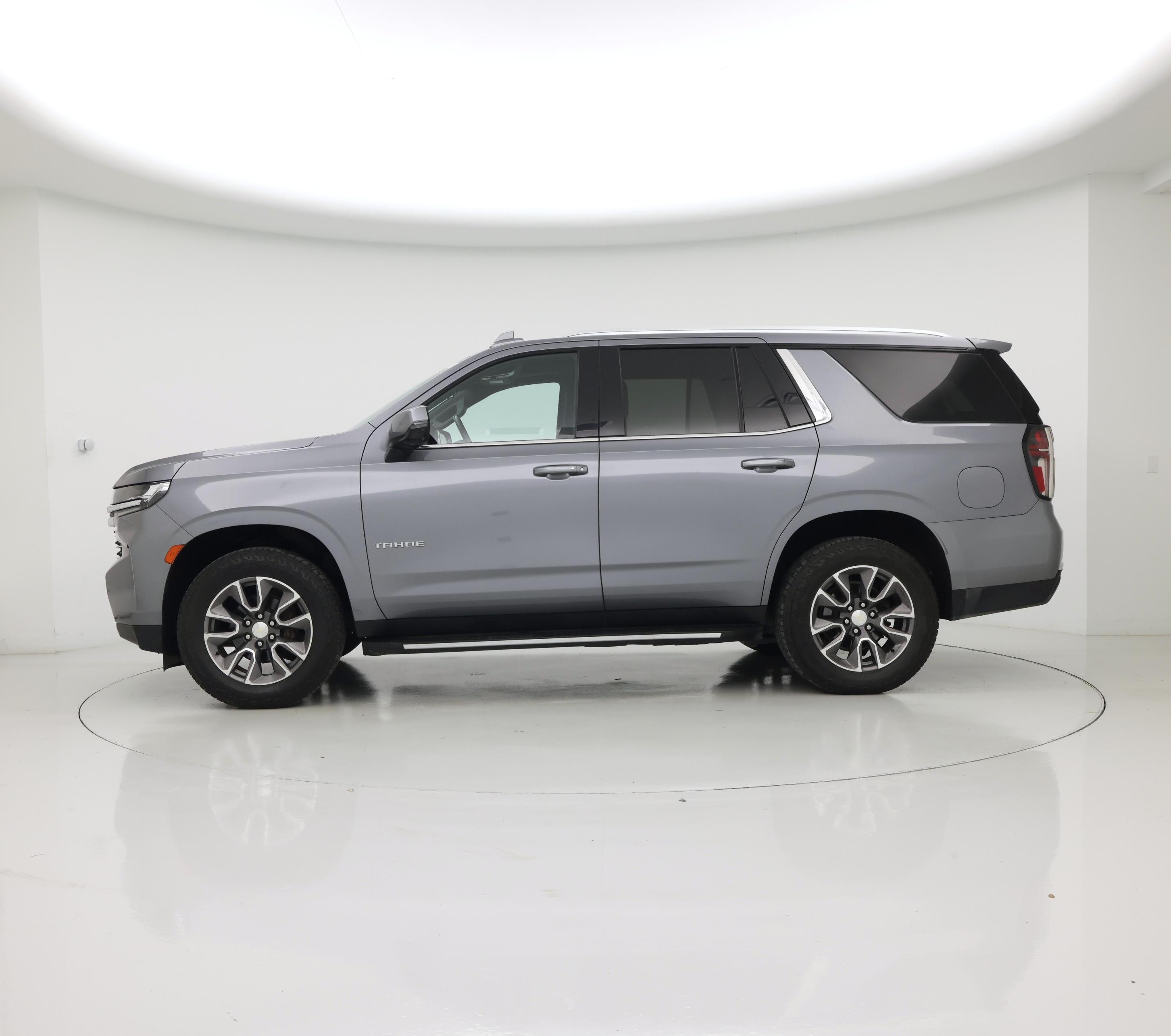Thumbnail: 2022 Chevrolet Tahoe - 3