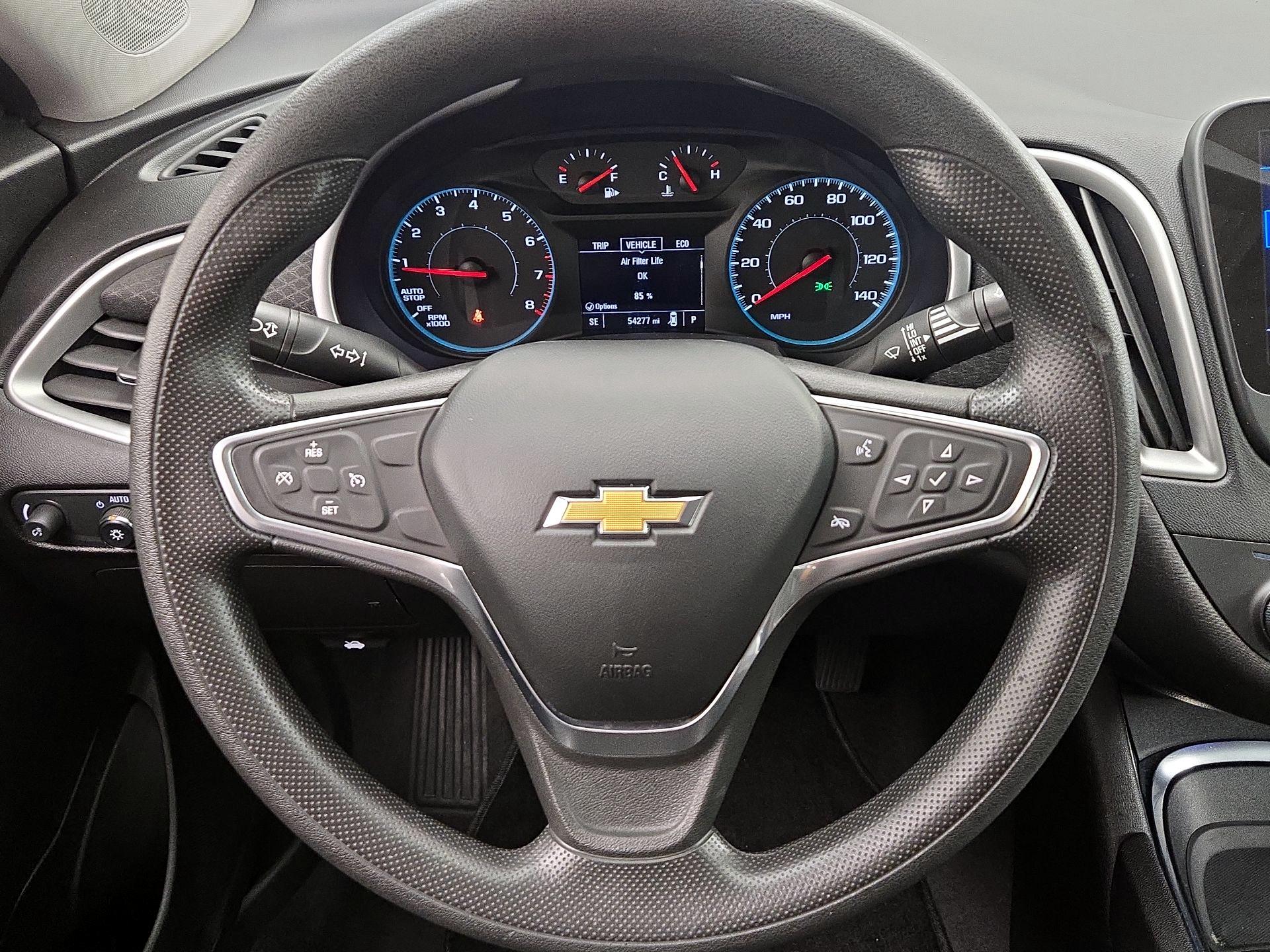 Thumbnail: 2022 Chevrolet Malibu - 10