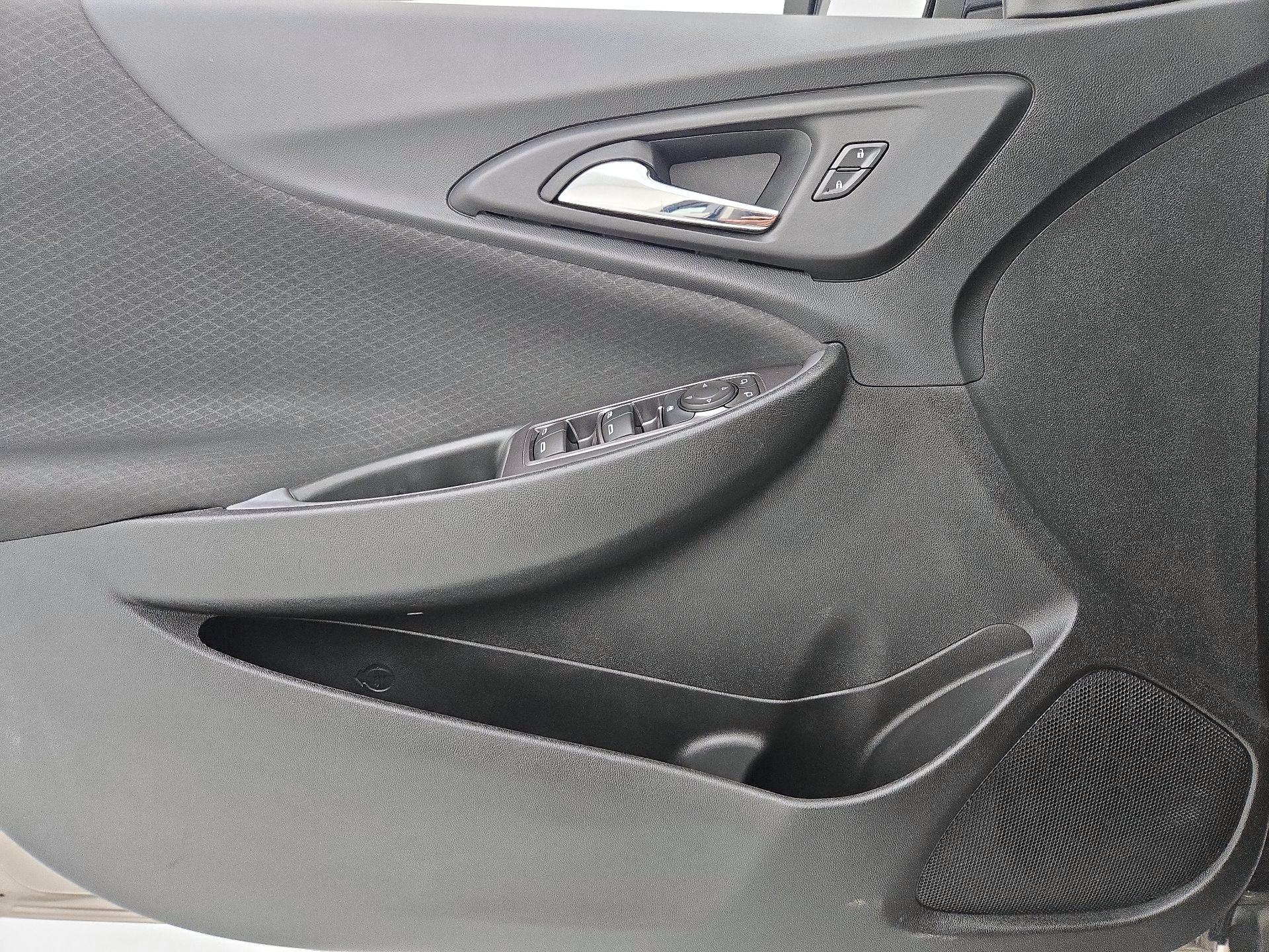 Thumbnail: 2022 Chevrolet Malibu - 12