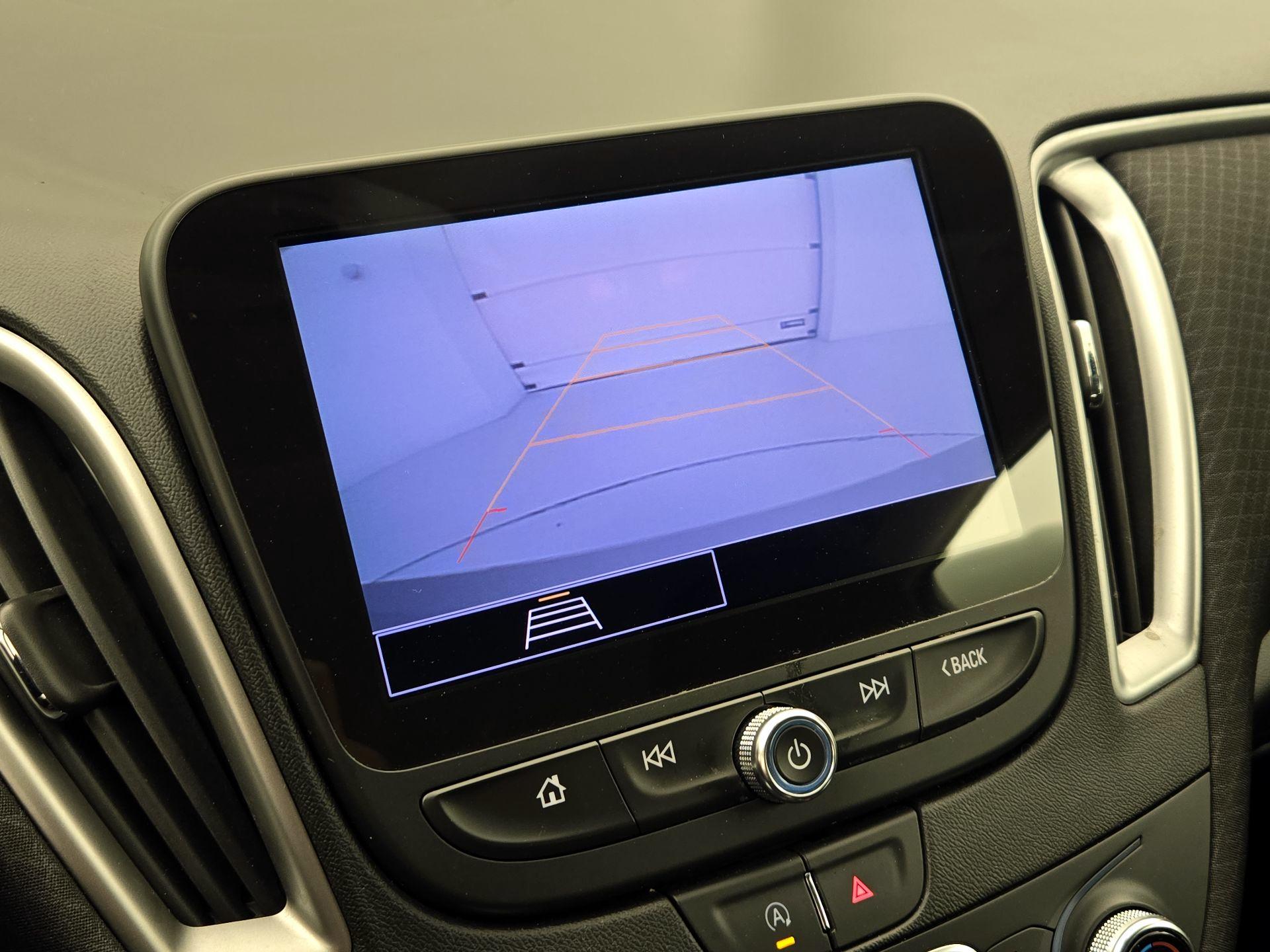 Thumbnail: 2022 Chevrolet Malibu - 14