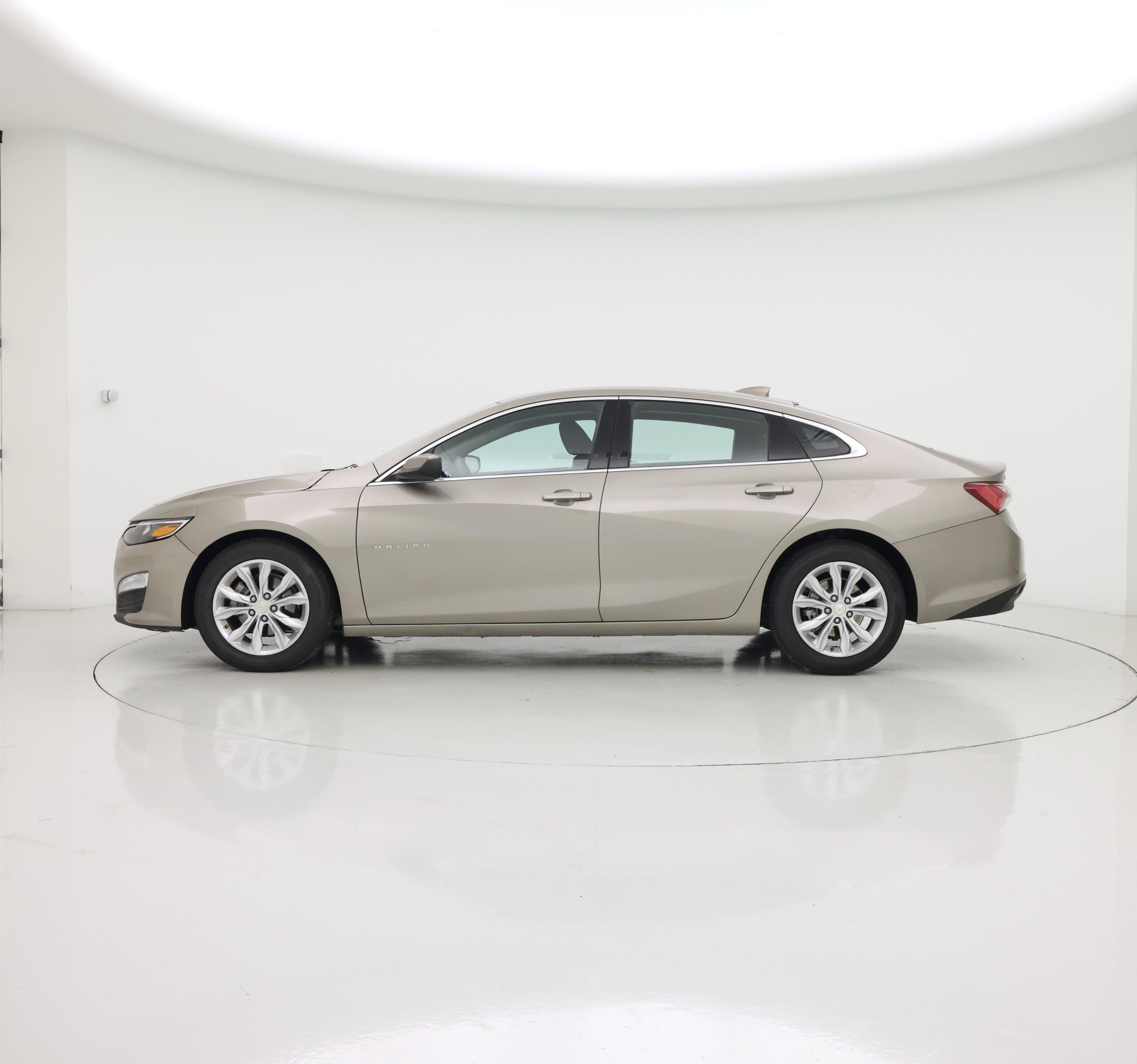 Thumbnail: 2022 Chevrolet Malibu - 3