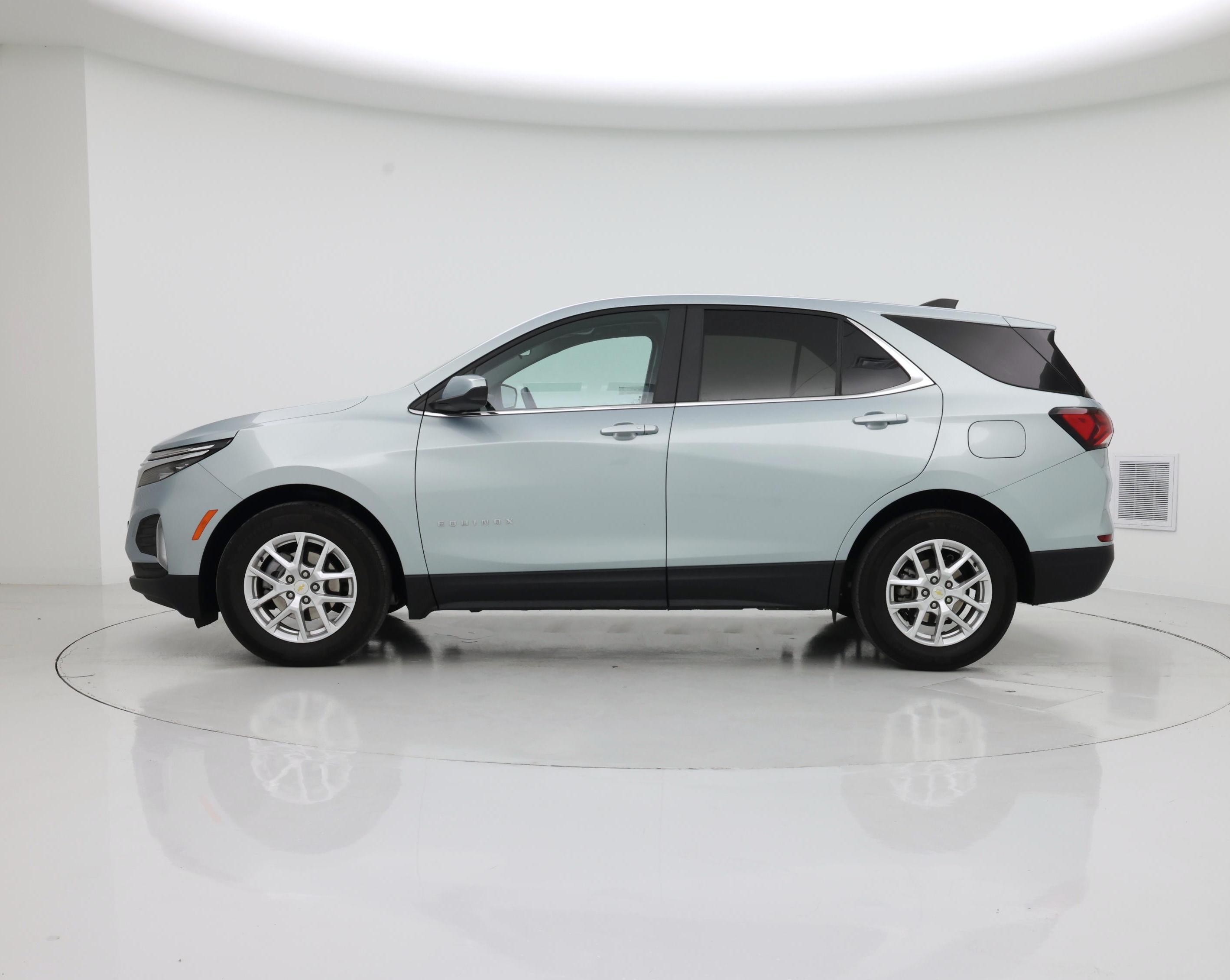 Thumbnail: 2022 Chevrolet Equinox - 3