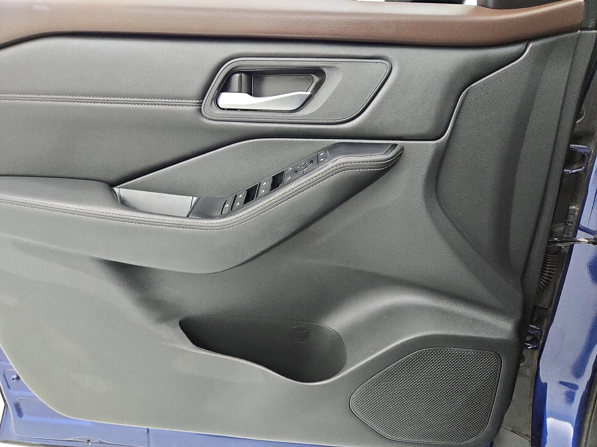 Thumbnail: 2023 Nissan Rogue - 12