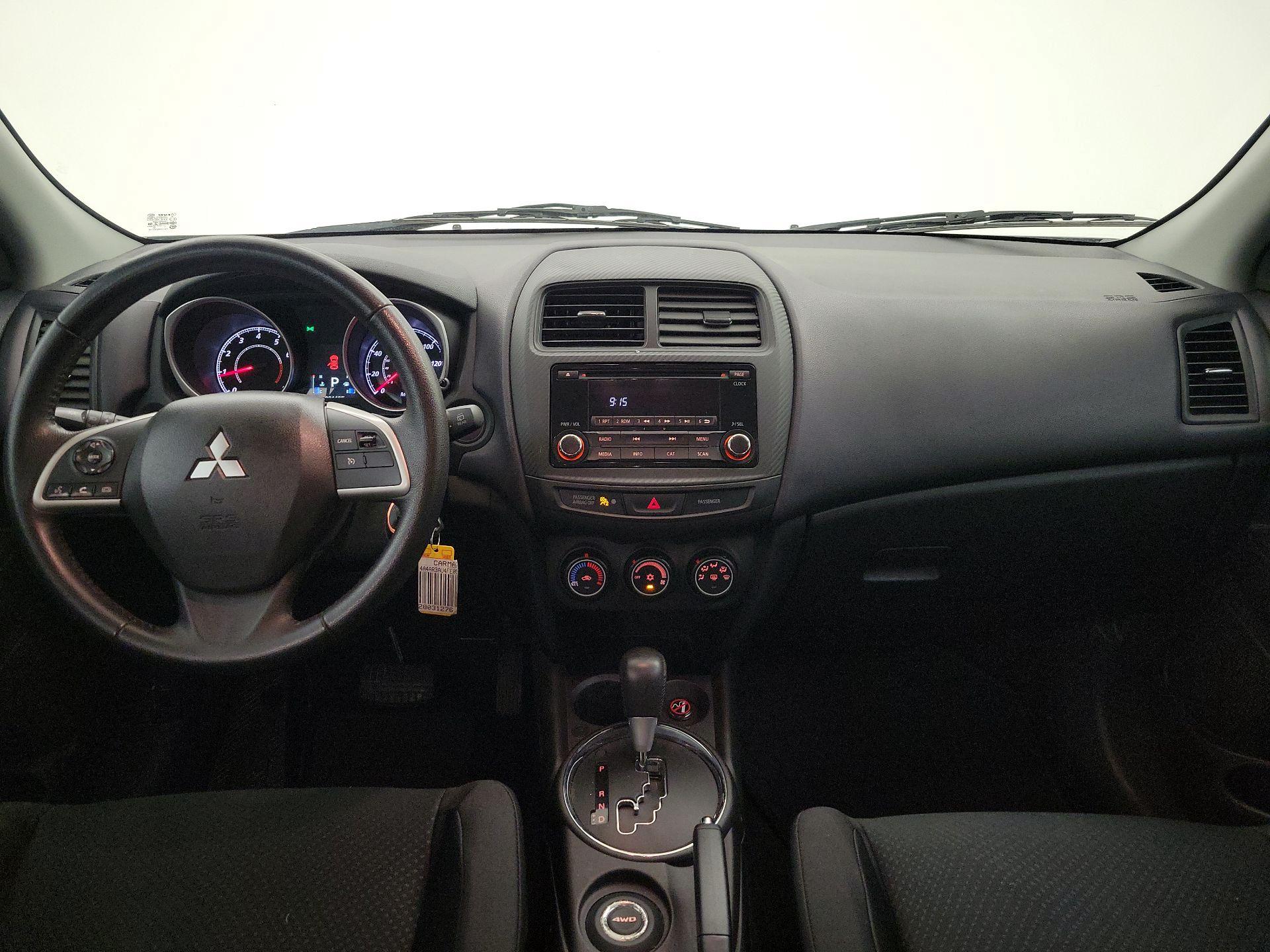 Thumbnail: 2015 Mitsubishi Outlander Sport - 9