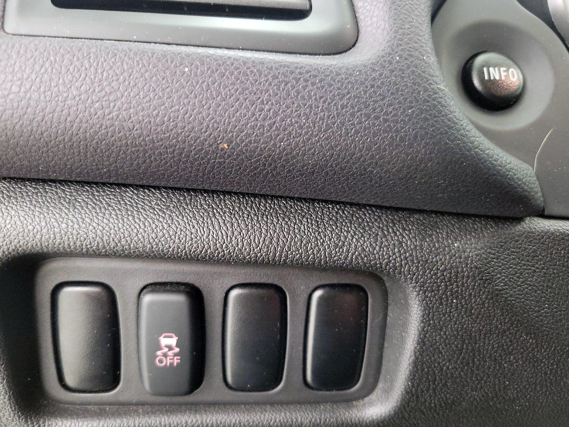 Thumbnail: 2015 Mitsubishi Outlander Sport - 13