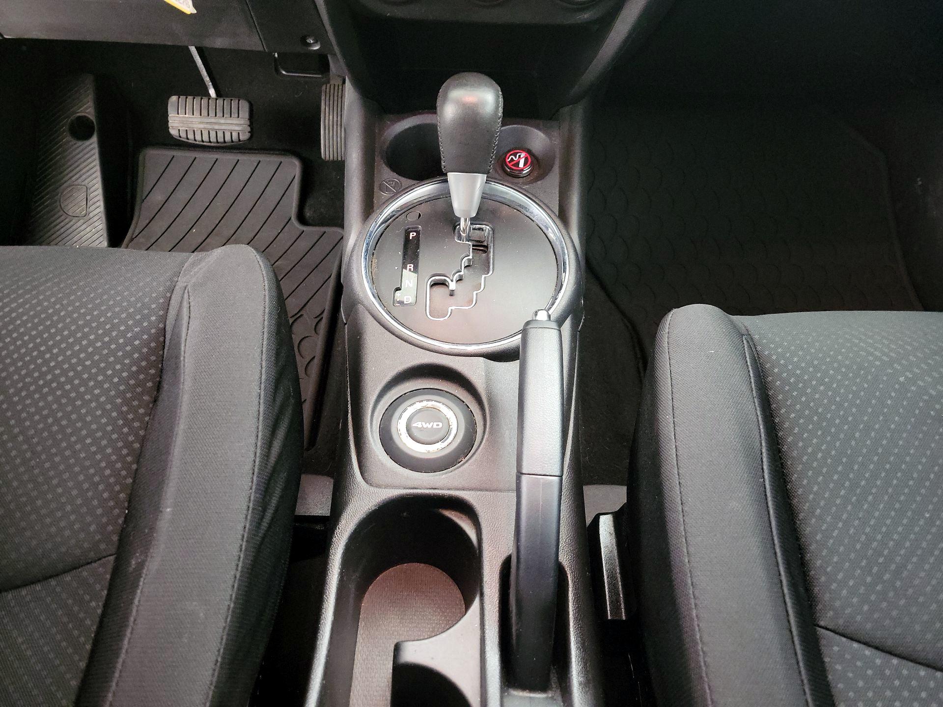 Thumbnail: 2015 Mitsubishi Outlander Sport - 16