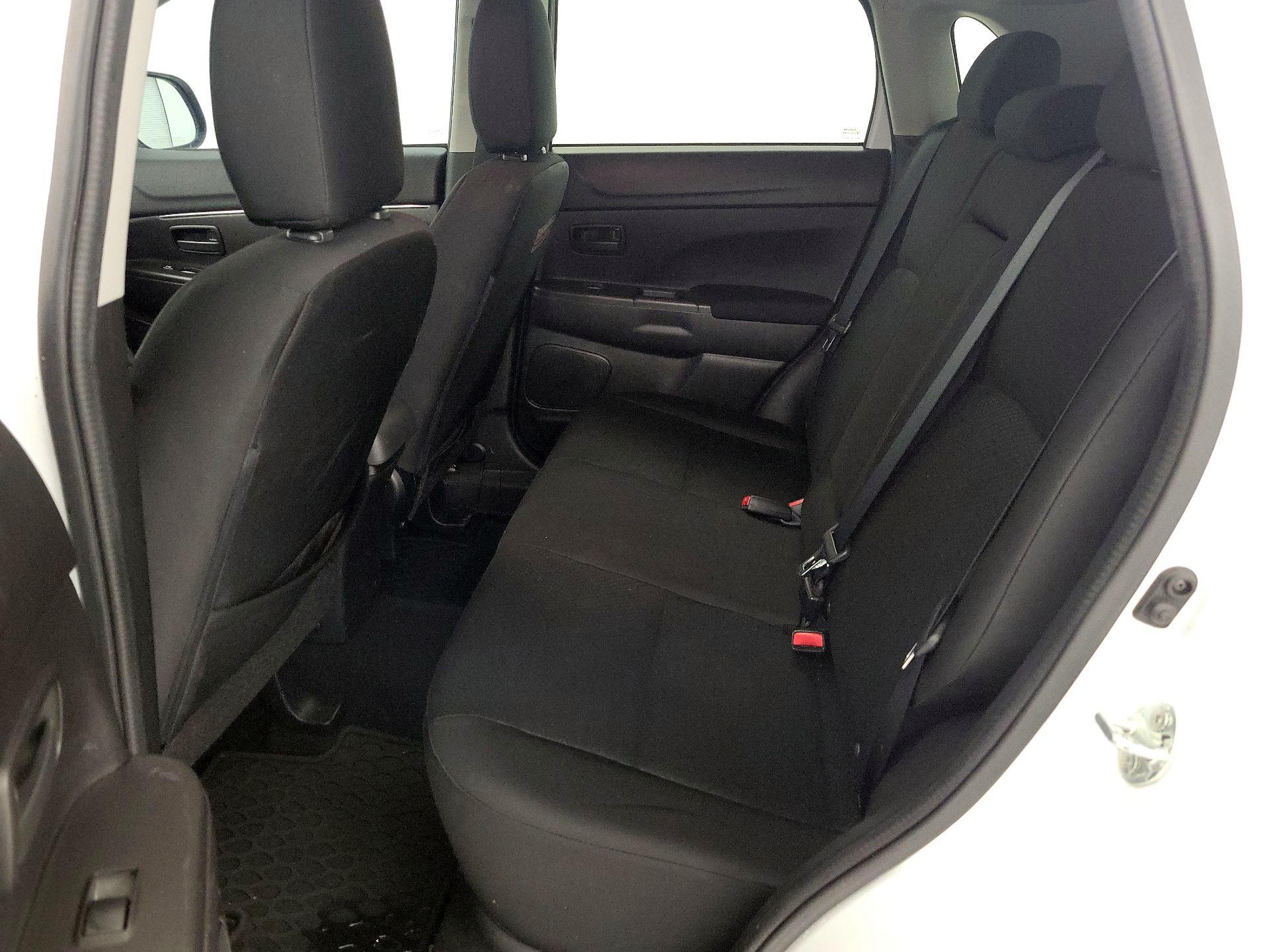 Thumbnail: 2015 Mitsubishi Outlander Sport - 17