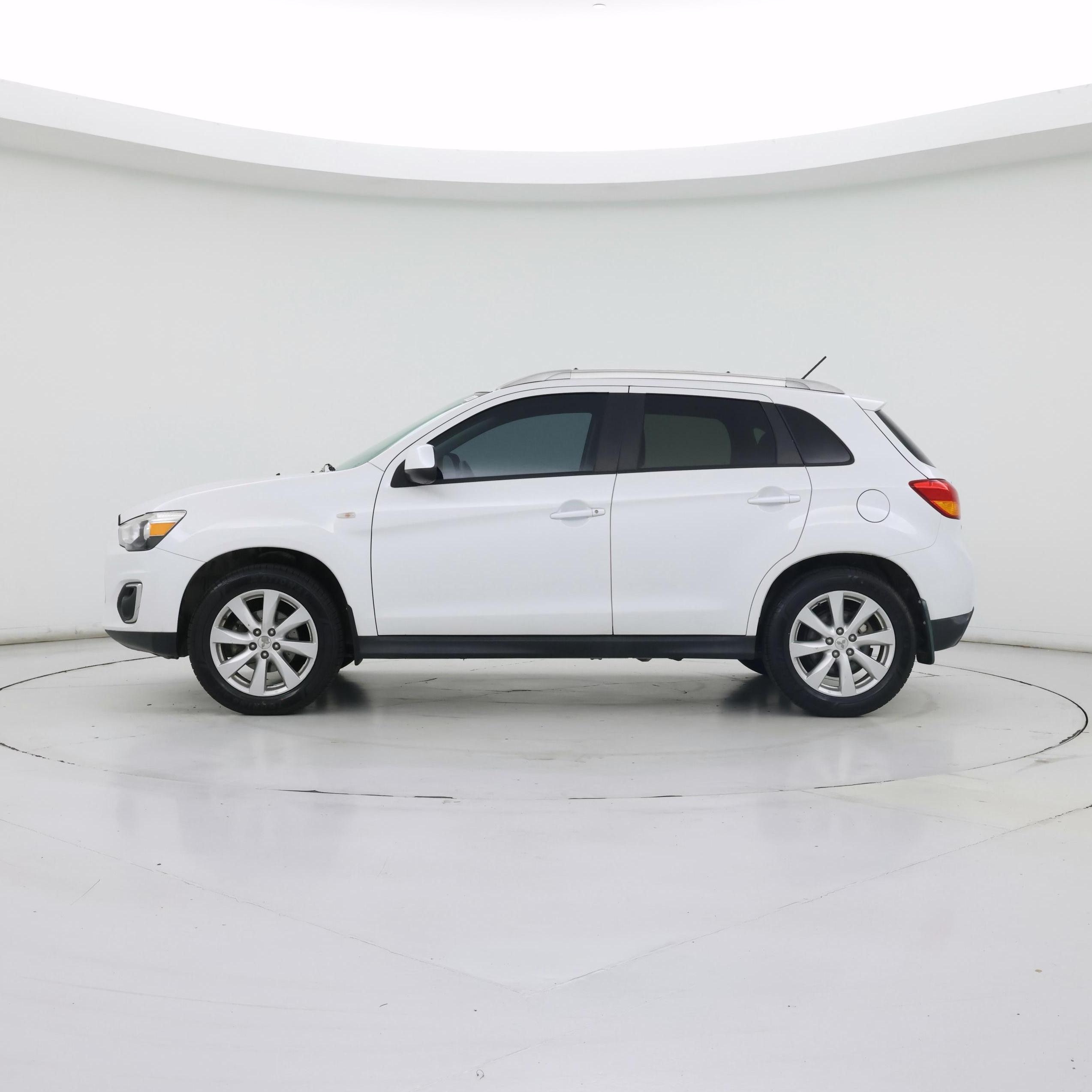 Thumbnail: 2015 Mitsubishi Outlander Sport - 3