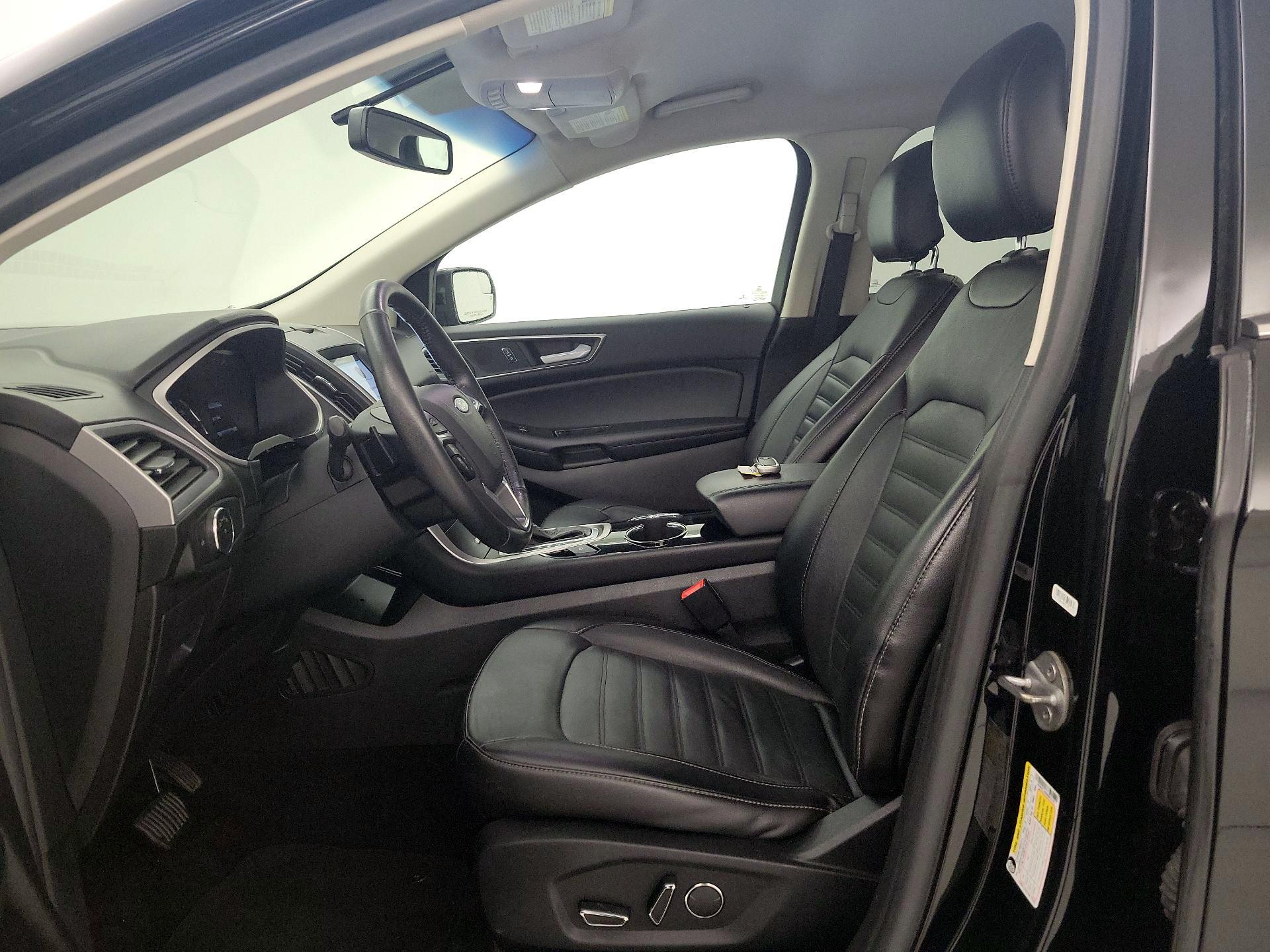 Thumbnail: 2017 Ford Edge - 11