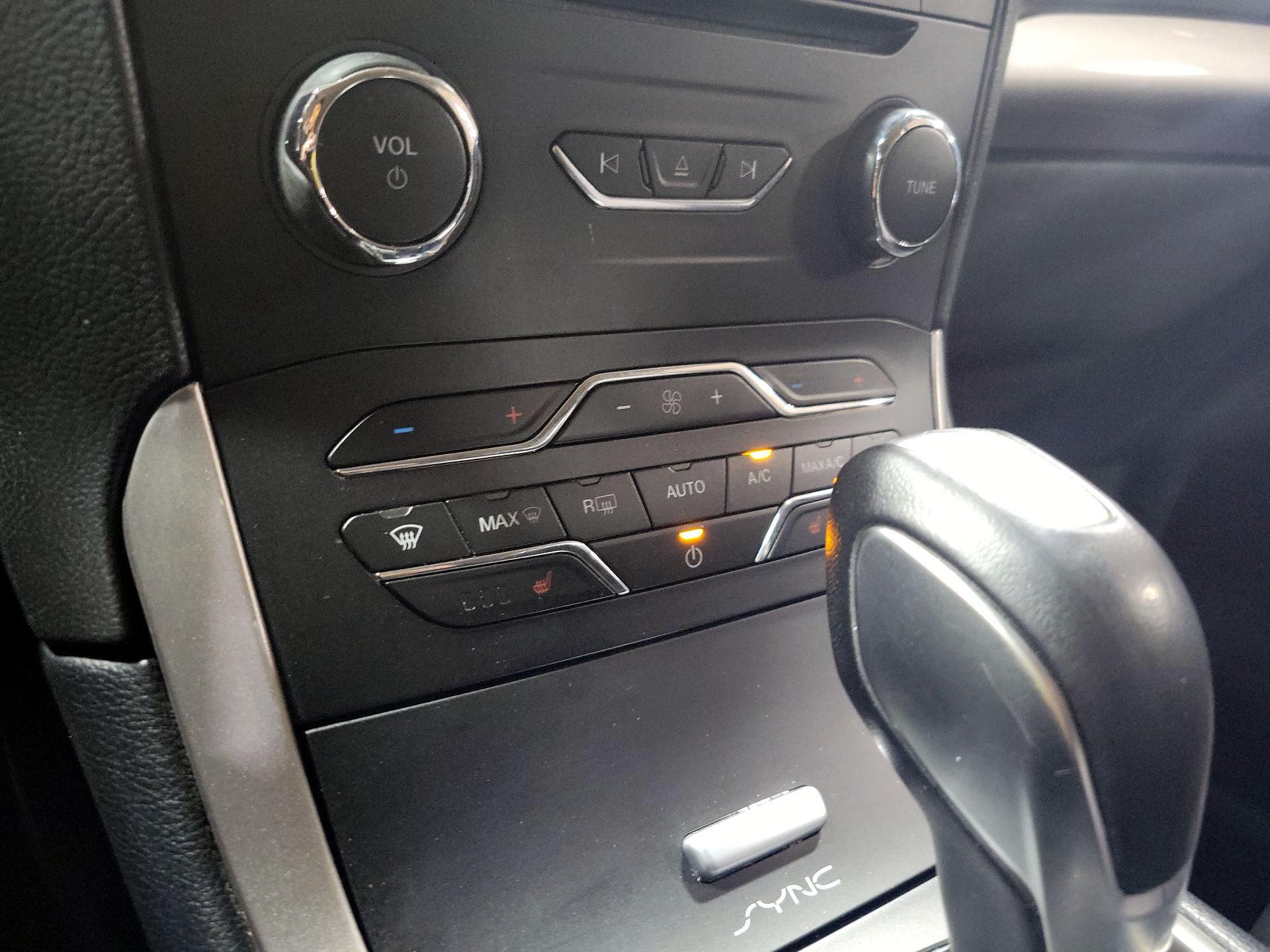 Thumbnail: 2017 Ford Edge - 16