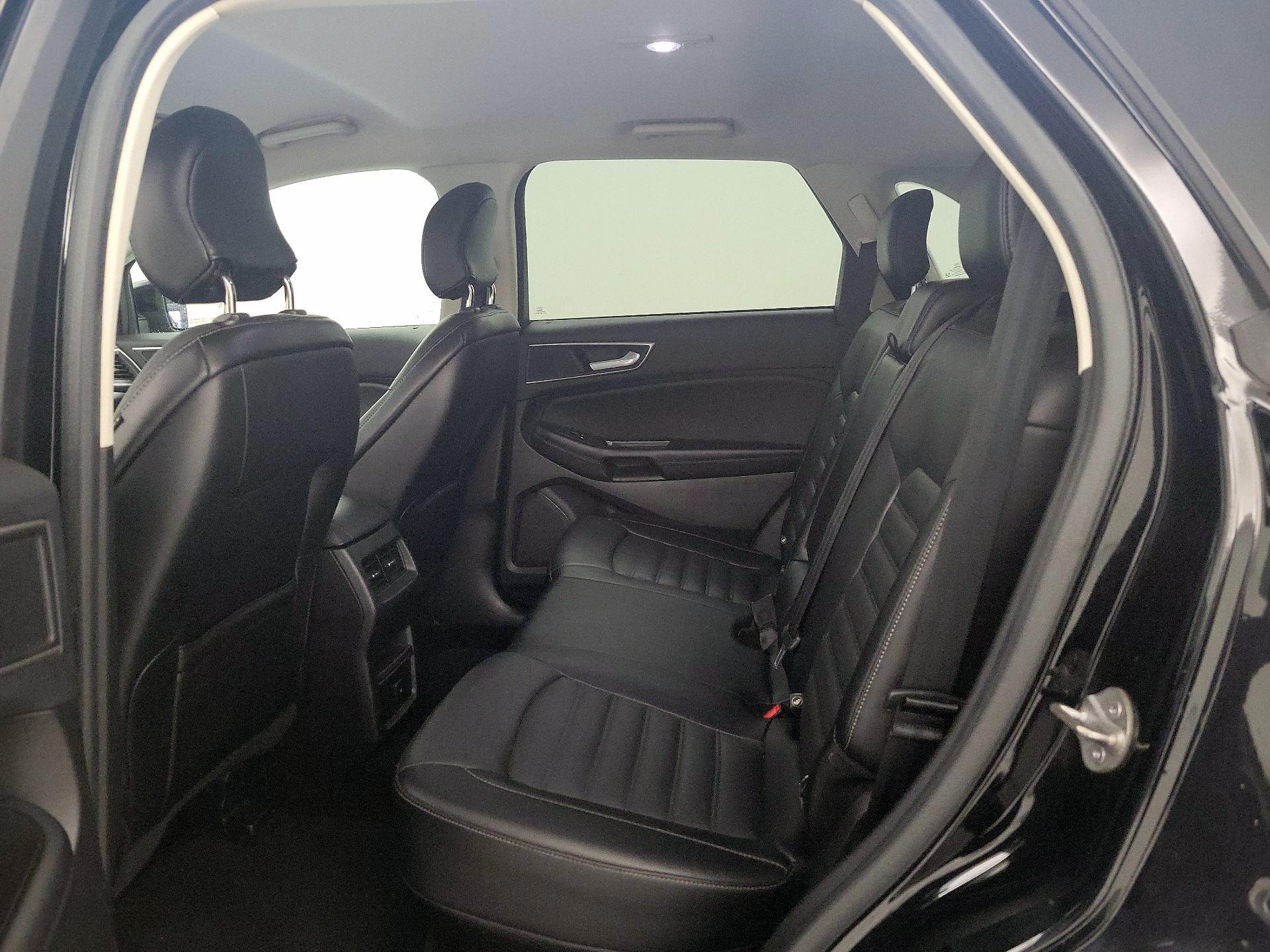 Thumbnail: 2017 Ford Edge - 18