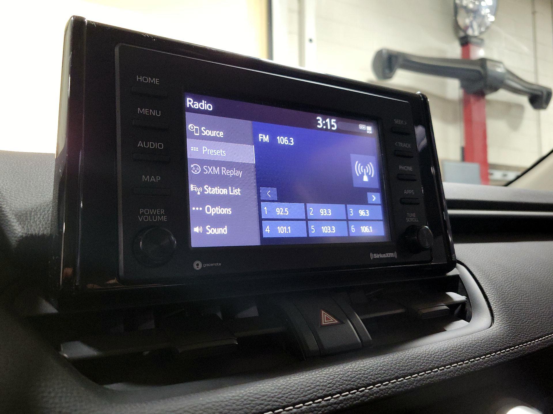 Thumbnail: 2021 Toyota RAV4 - 15