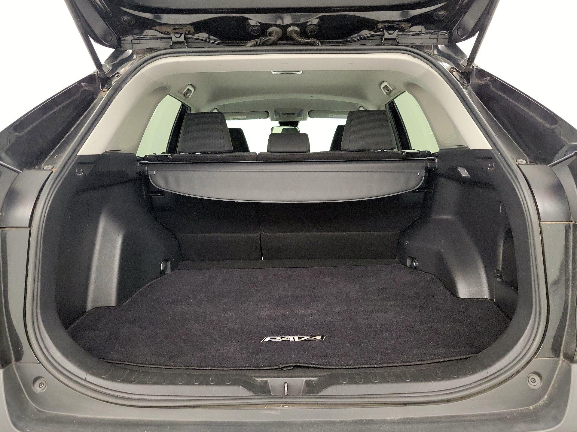 Thumbnail: 2021 Toyota RAV4 - 19