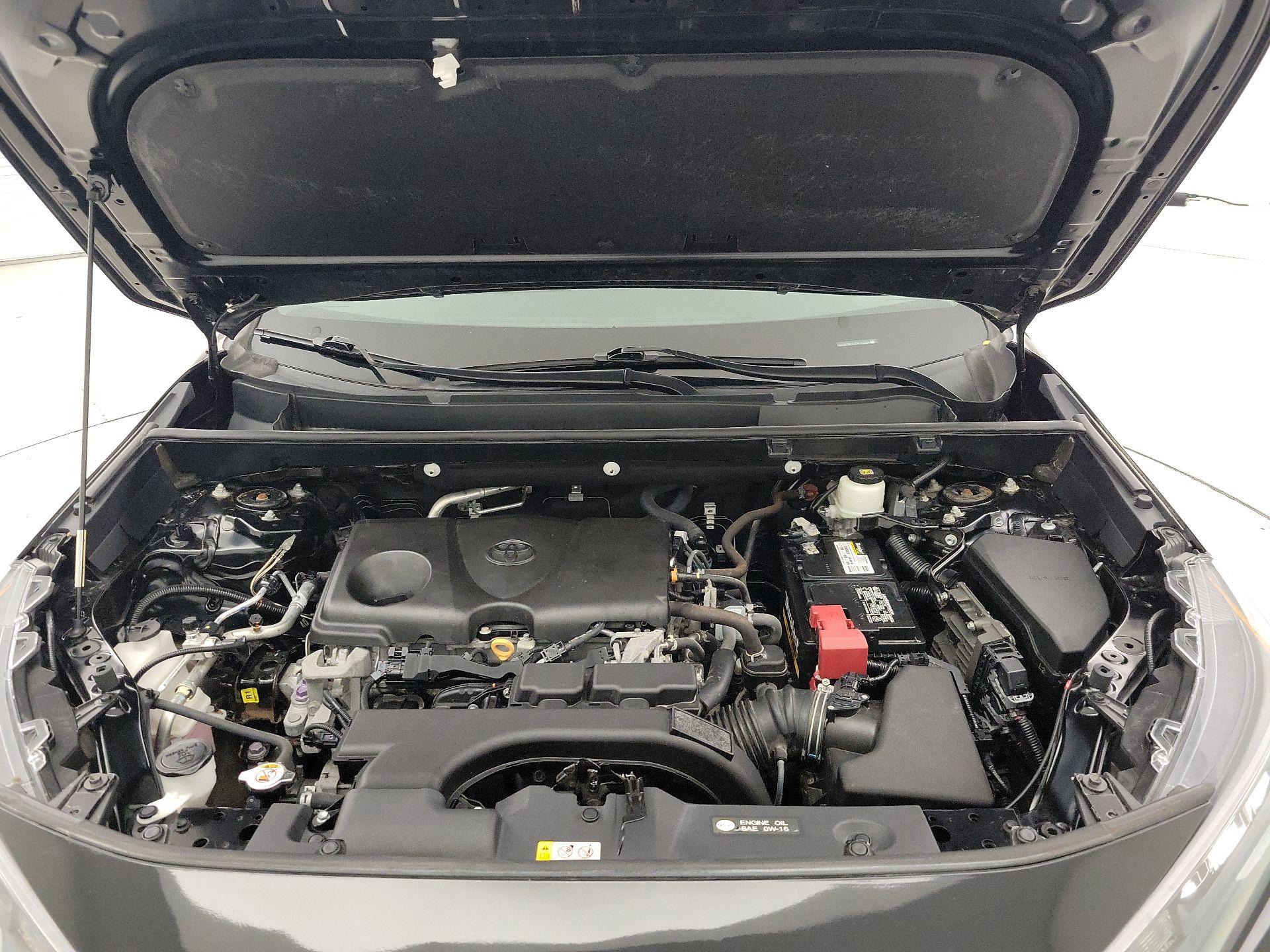 Thumbnail: 2021 Toyota RAV4 - 20