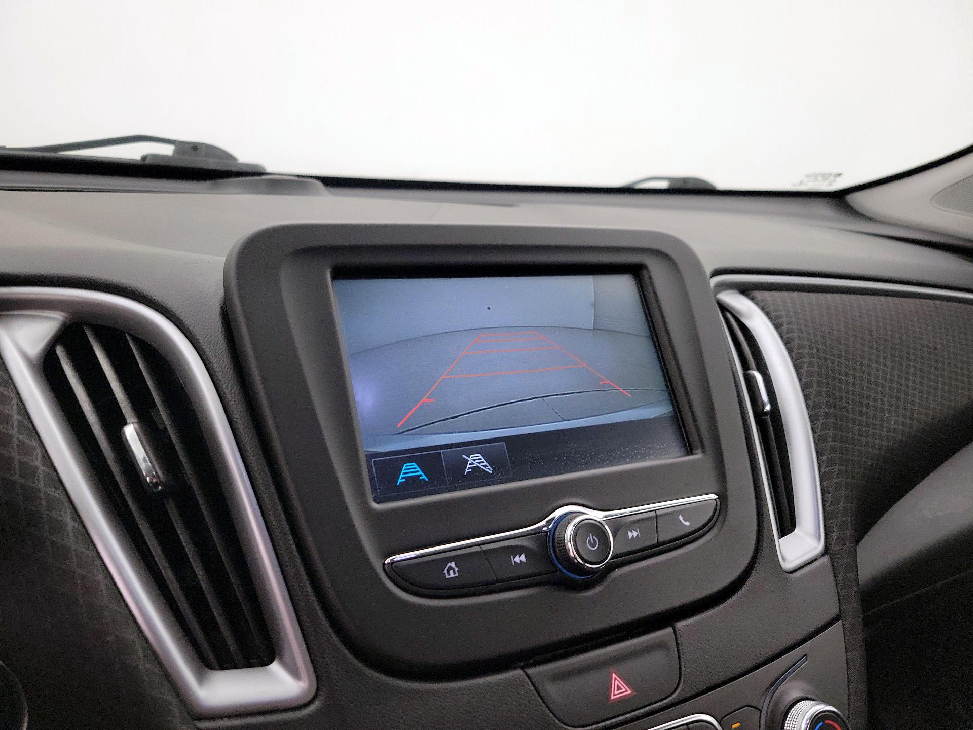 Thumbnail: 2018 Chevrolet Malibu - 14