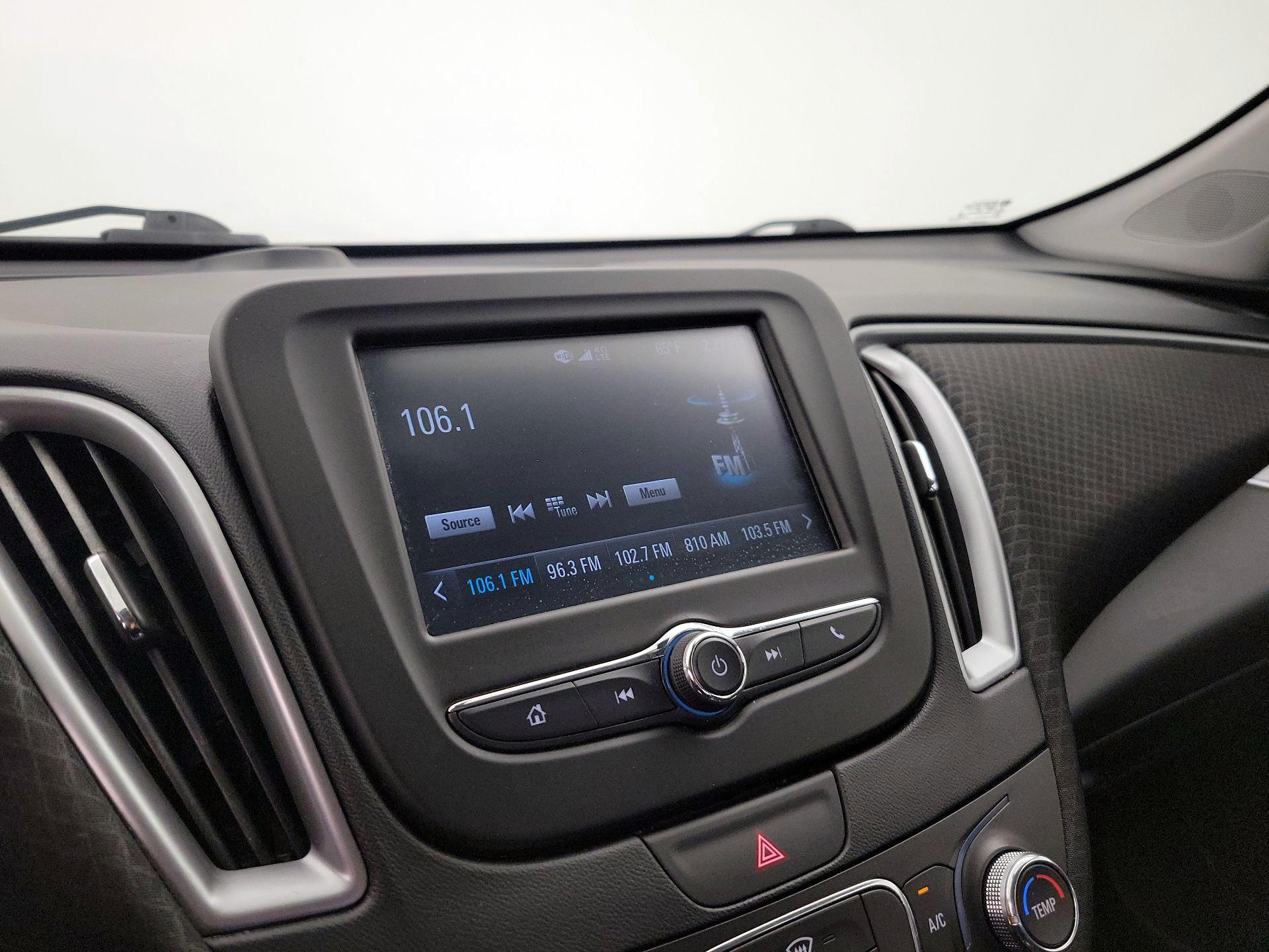 Thumbnail: 2018 Chevrolet Malibu - 15