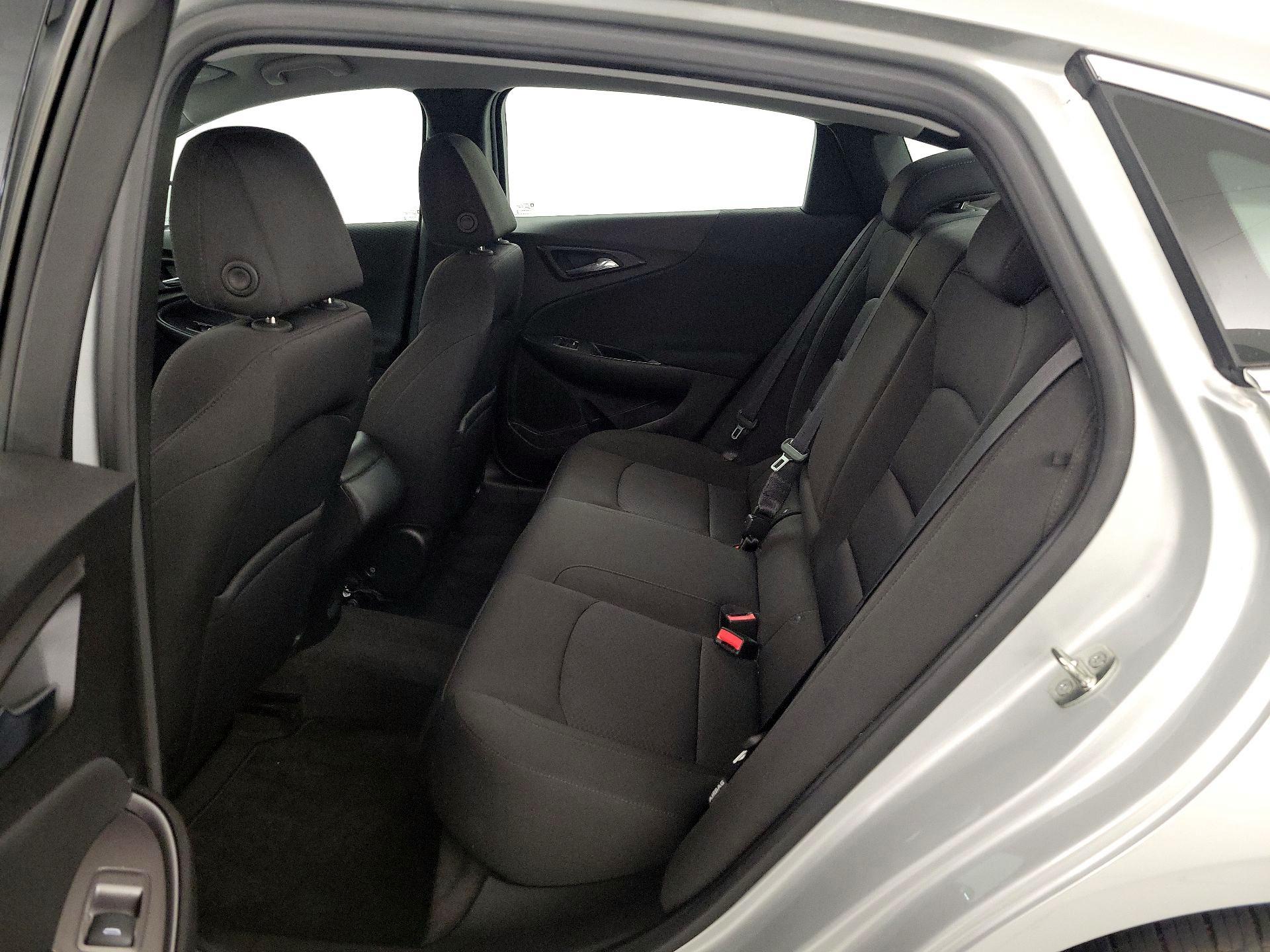 Thumbnail: 2018 Chevrolet Malibu - 18