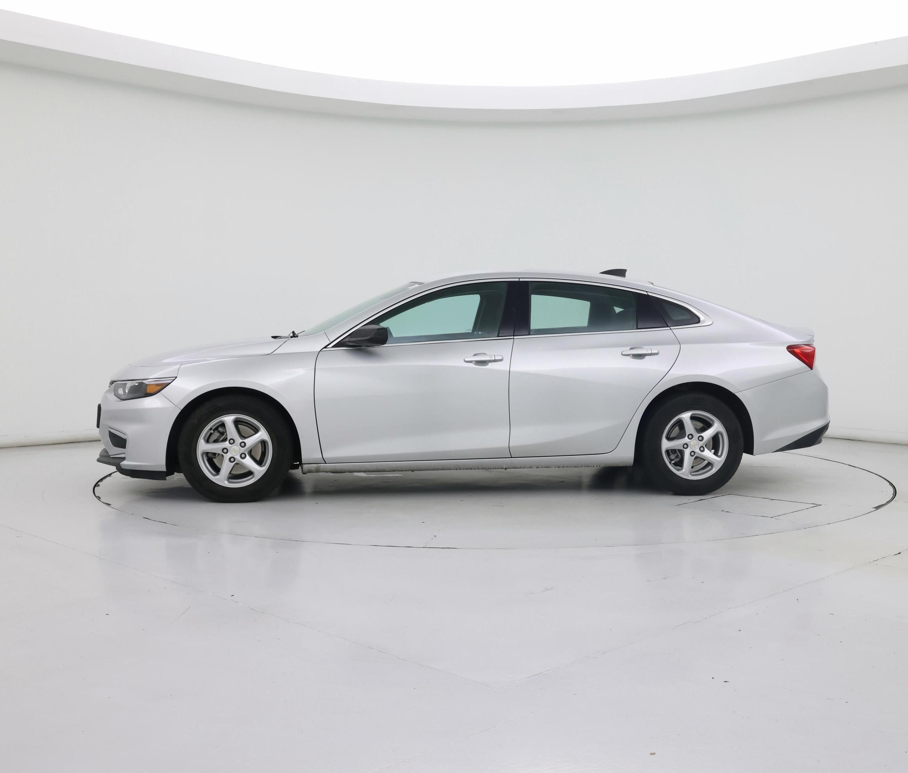 Thumbnail: 2018 Chevrolet Malibu - 3