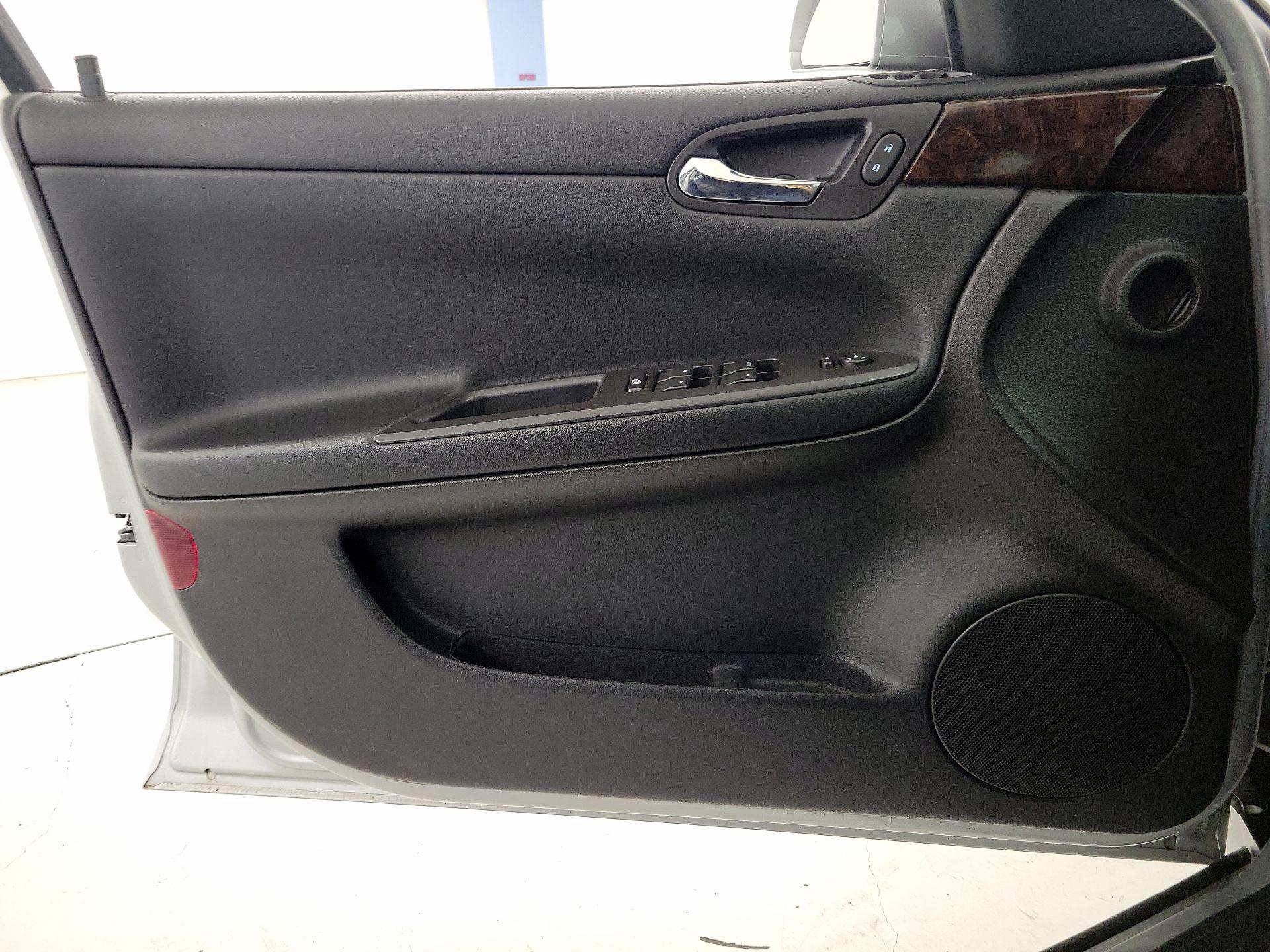 Thumbnail: 2015 Chevrolet Impala - 12