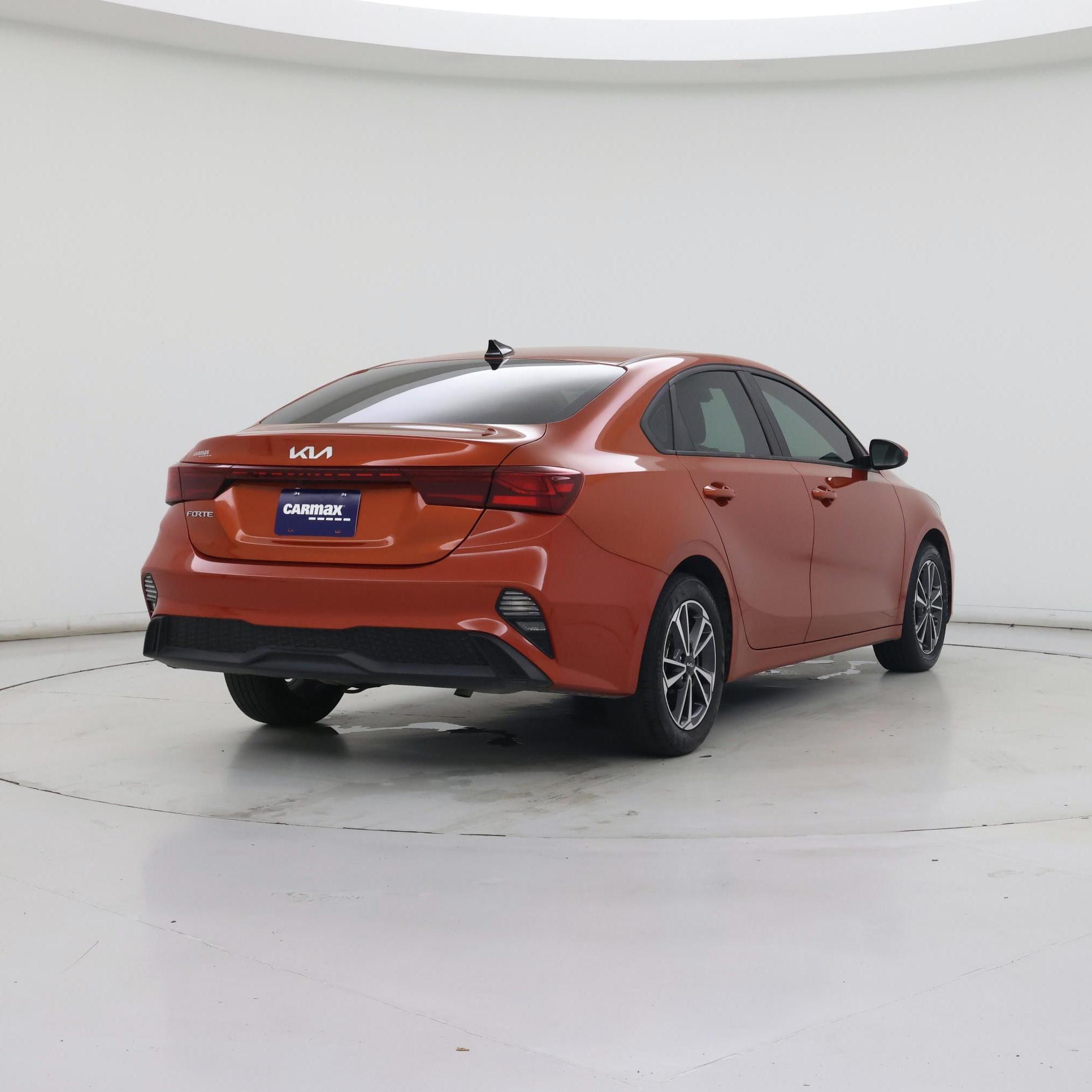 Thumbnail: 2023 Kia Forte - 8