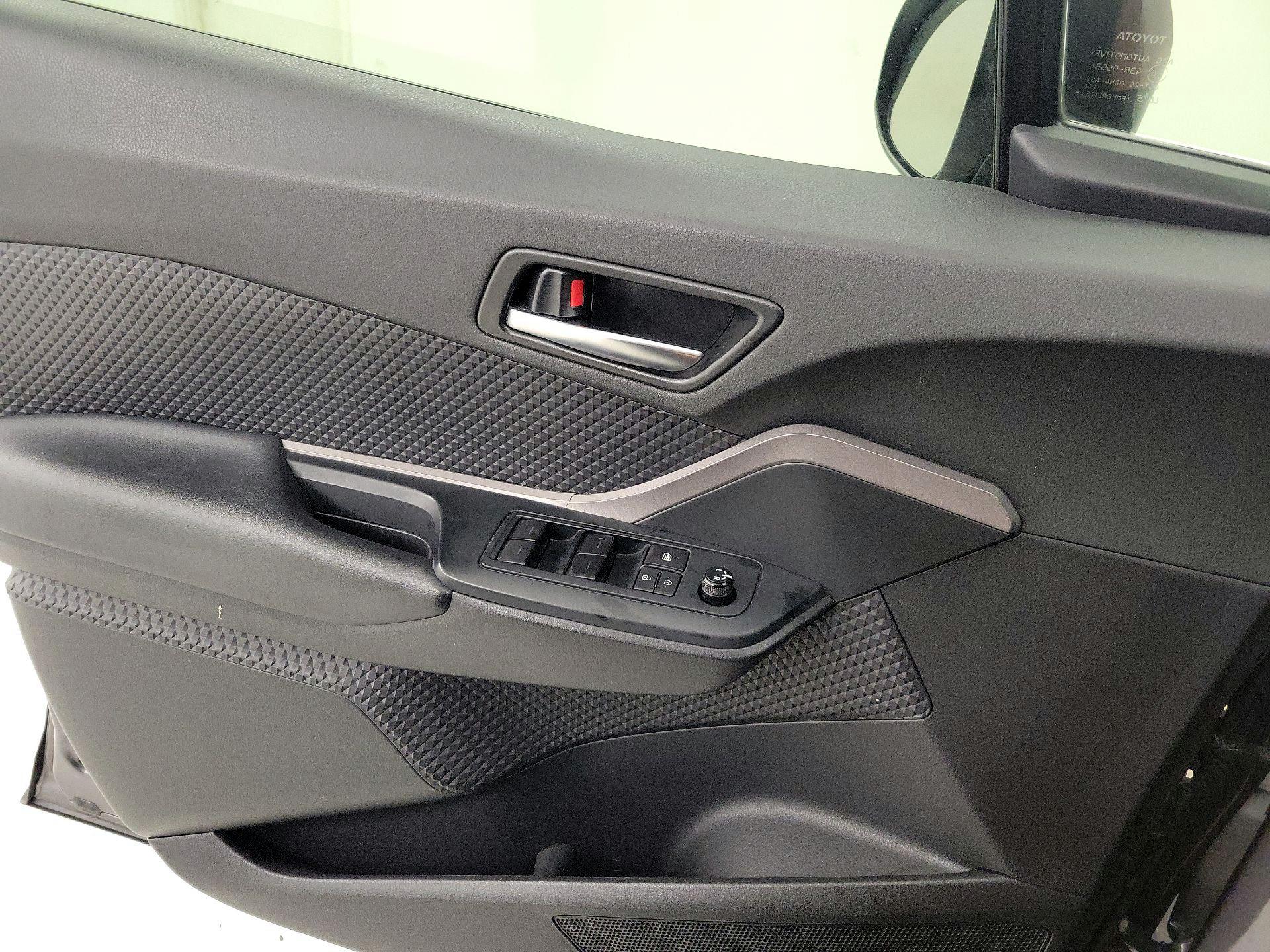 Thumbnail: 2021 Toyota C-HR - 12