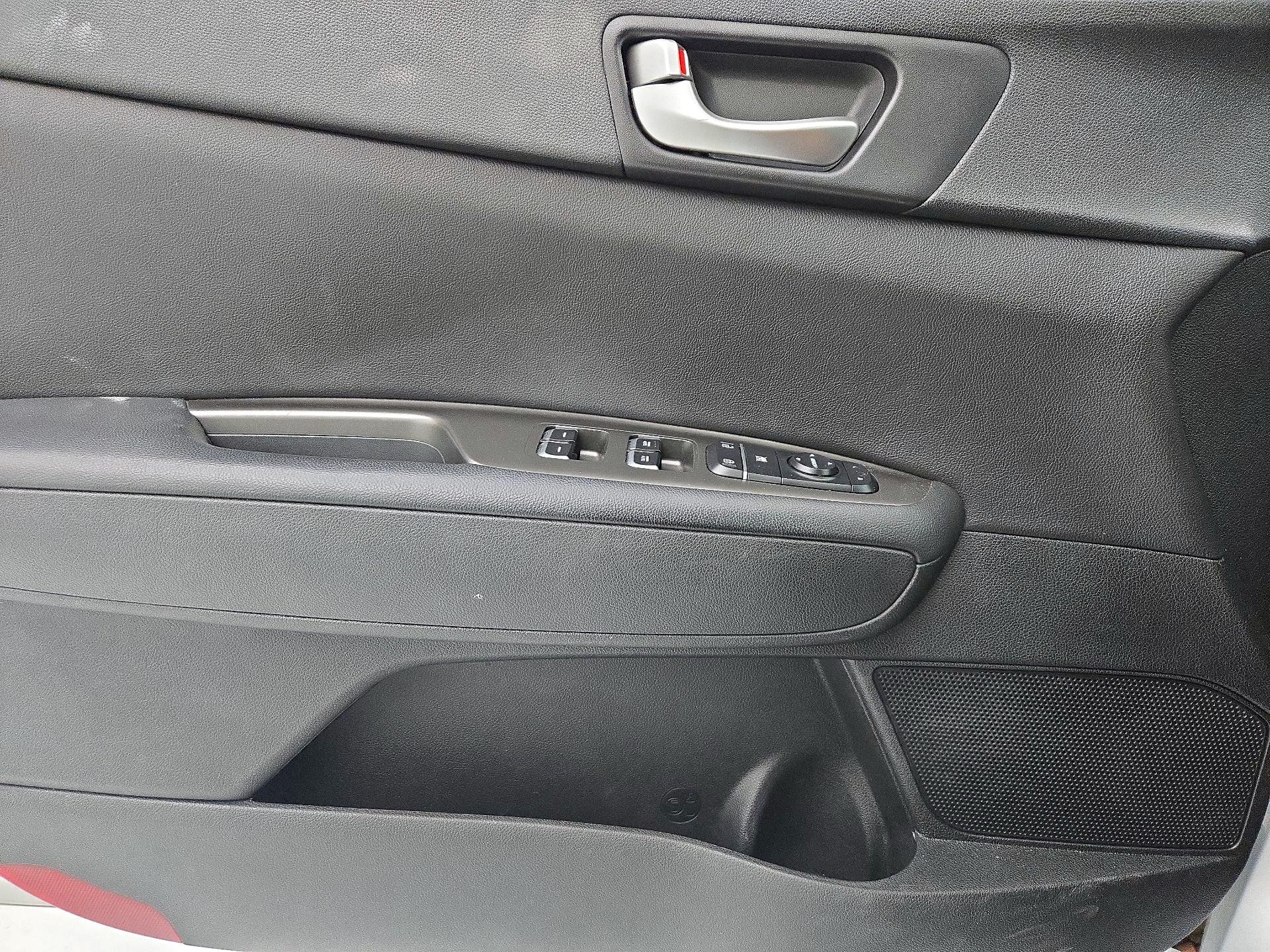 Thumbnail: 2020 Kia Optima - 12