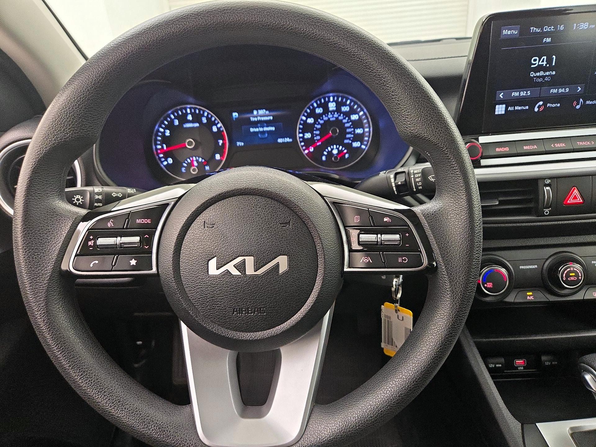 Thumbnail: 2022 Kia Forte - 10