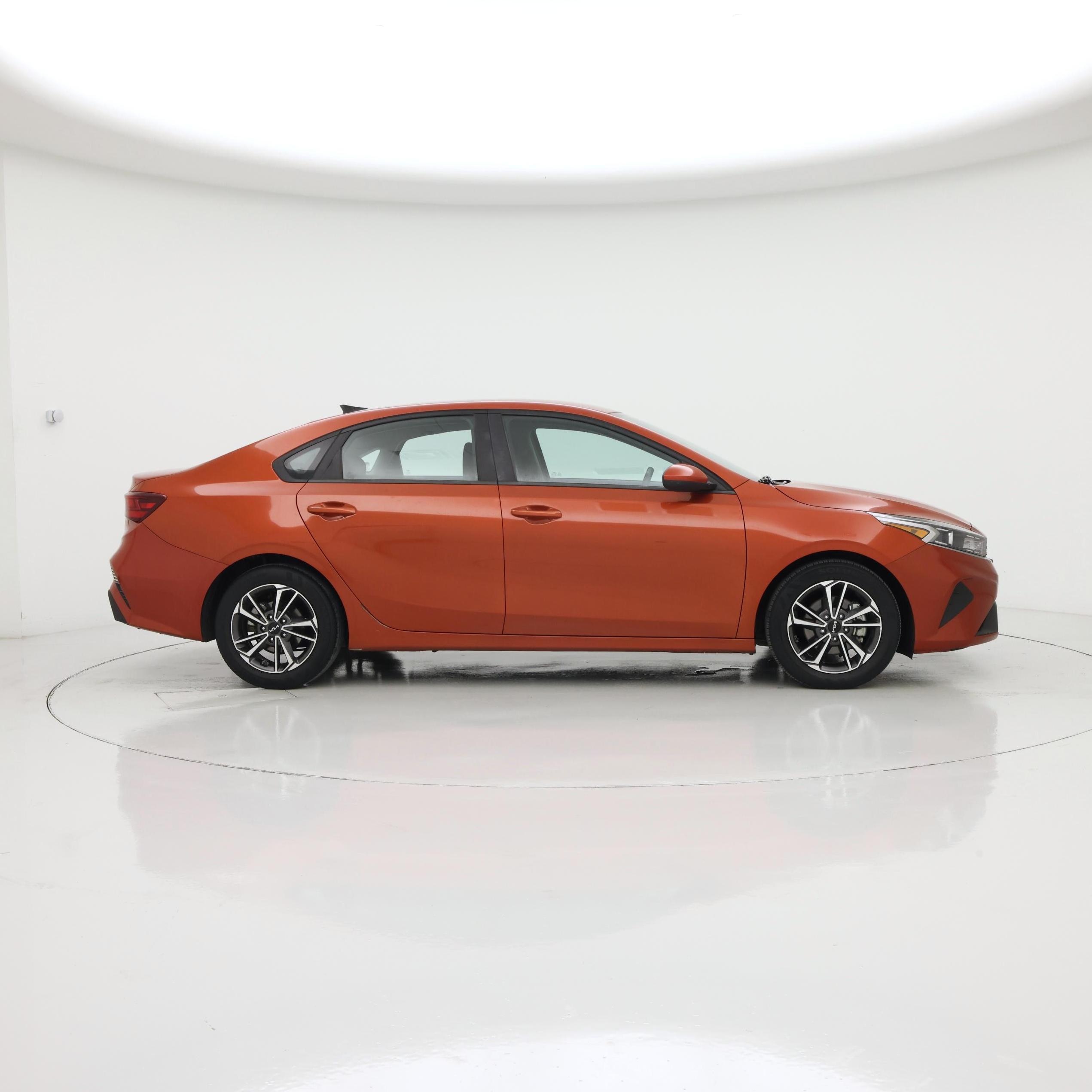 Thumbnail: 2022 Kia Forte - 7