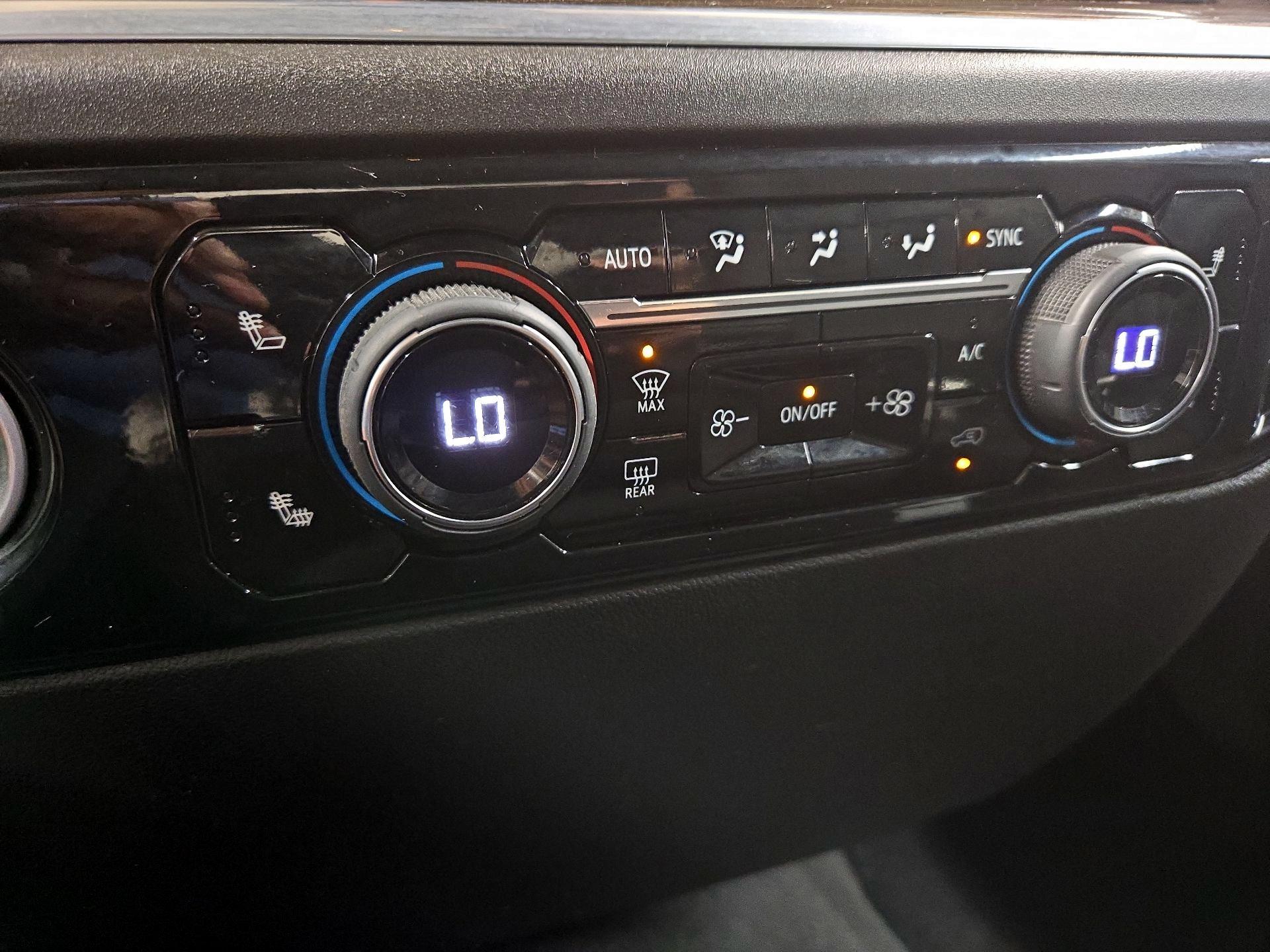 Thumbnail: 2022 Chevrolet Silverado 1500 - 16