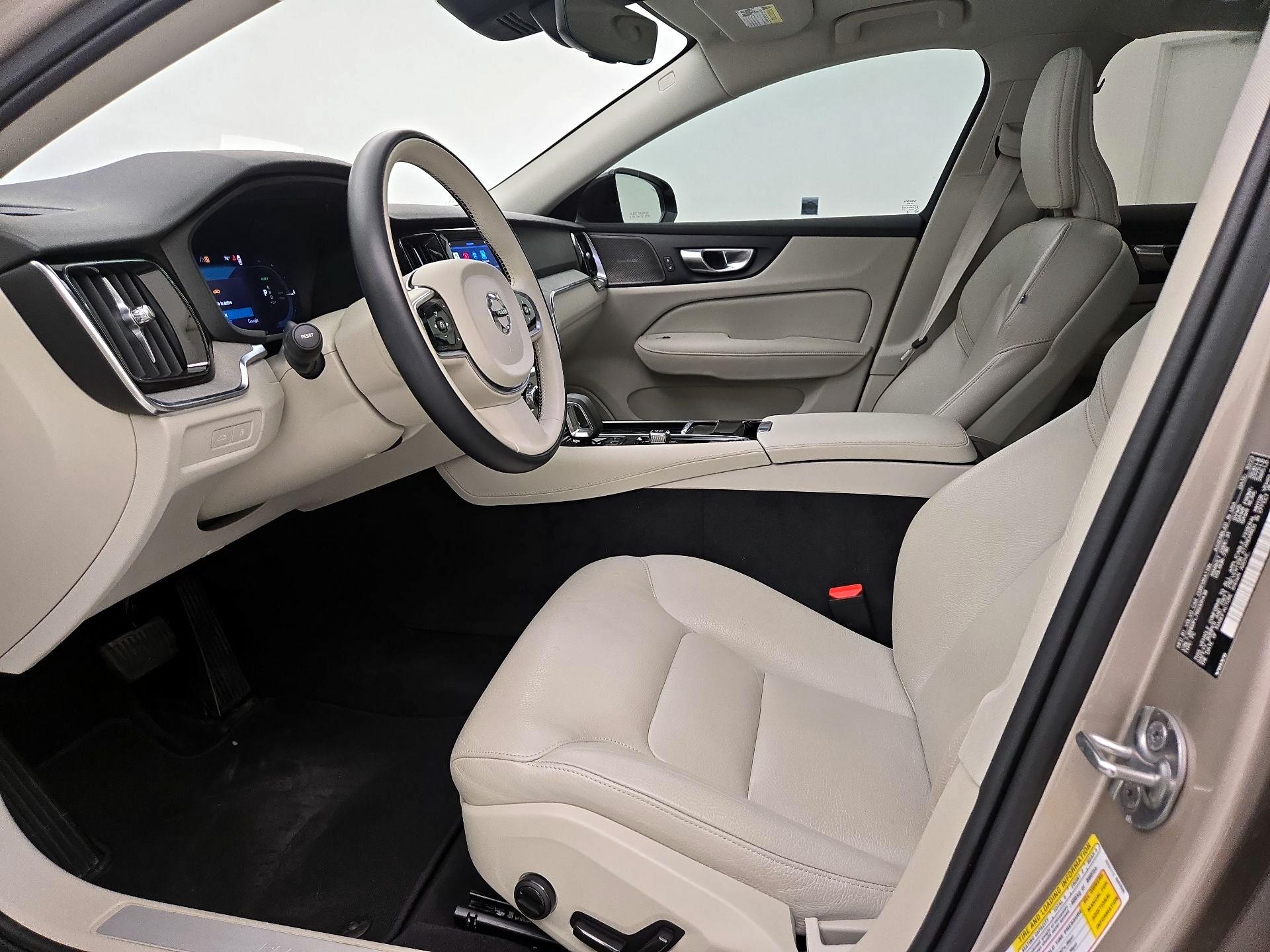 Thumbnail: 2024 Volvo S60 - 11