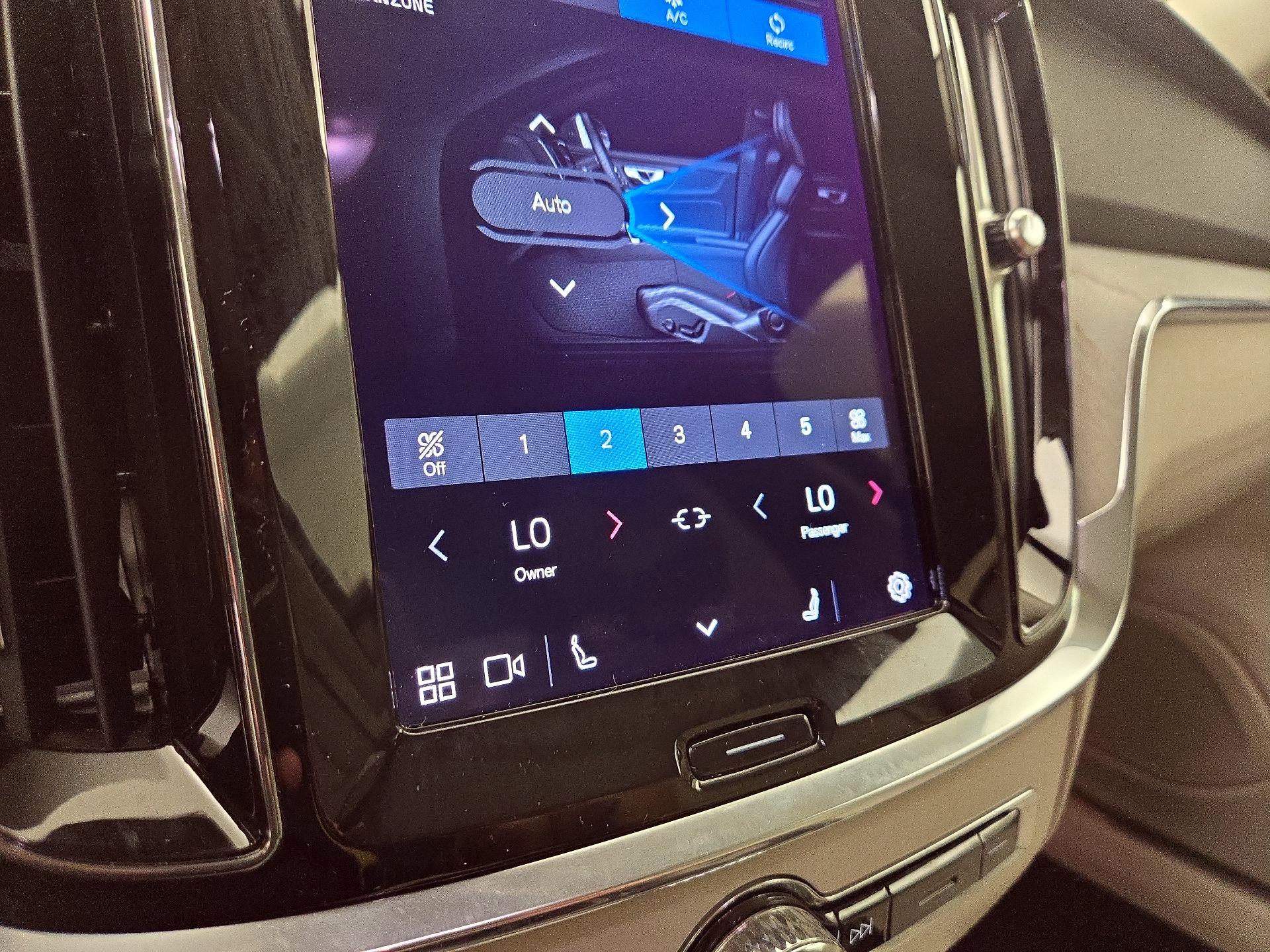 Thumbnail: 2024 Volvo S60 - 16