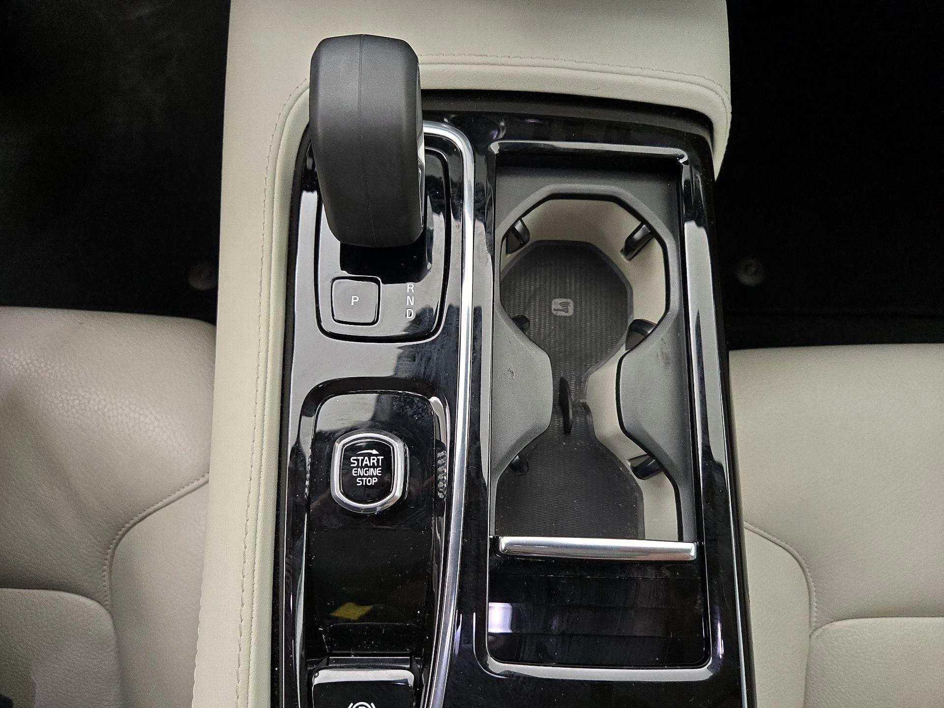 Thumbnail: 2024 Volvo S60 - 17