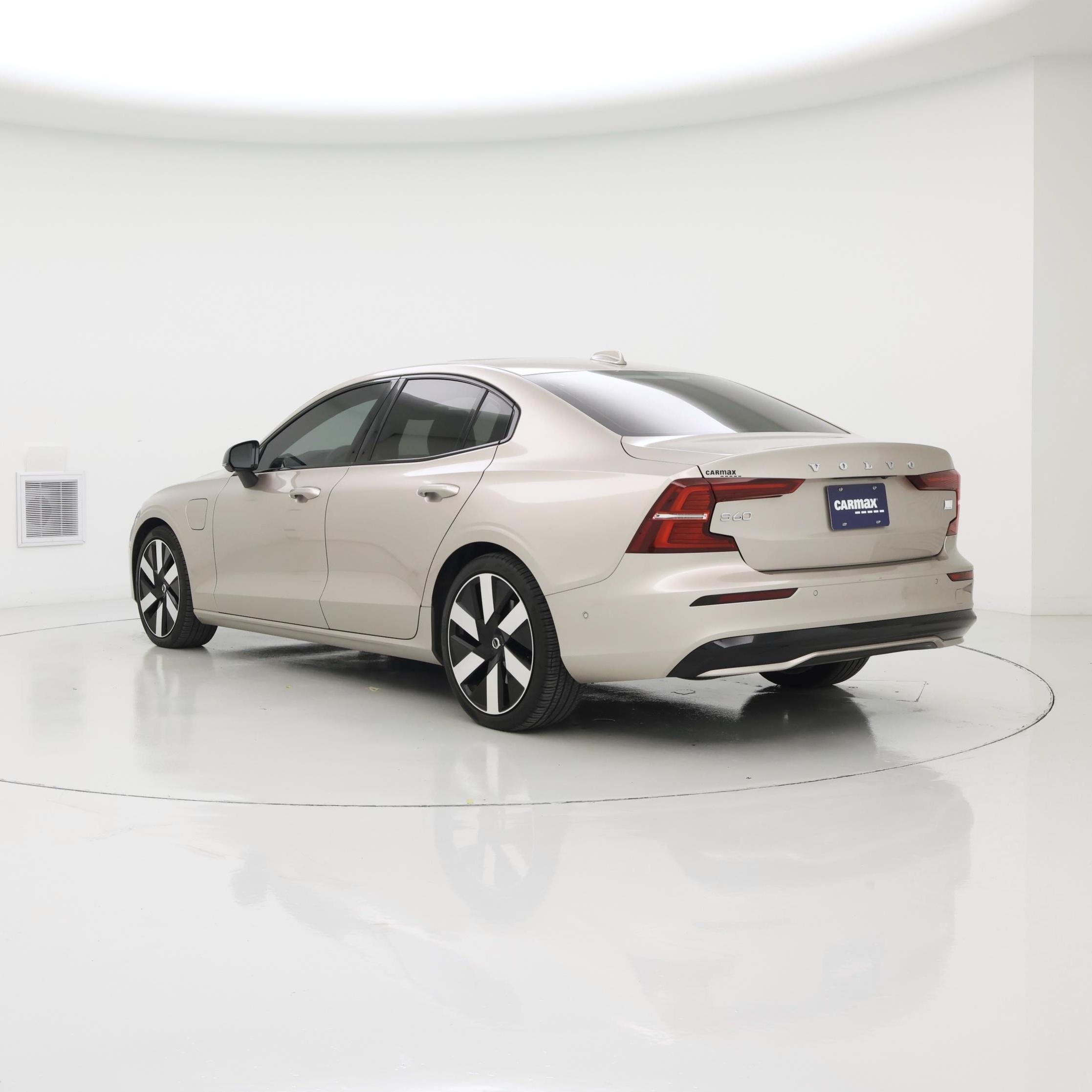 Thumbnail: 2024 Volvo S60 - 2