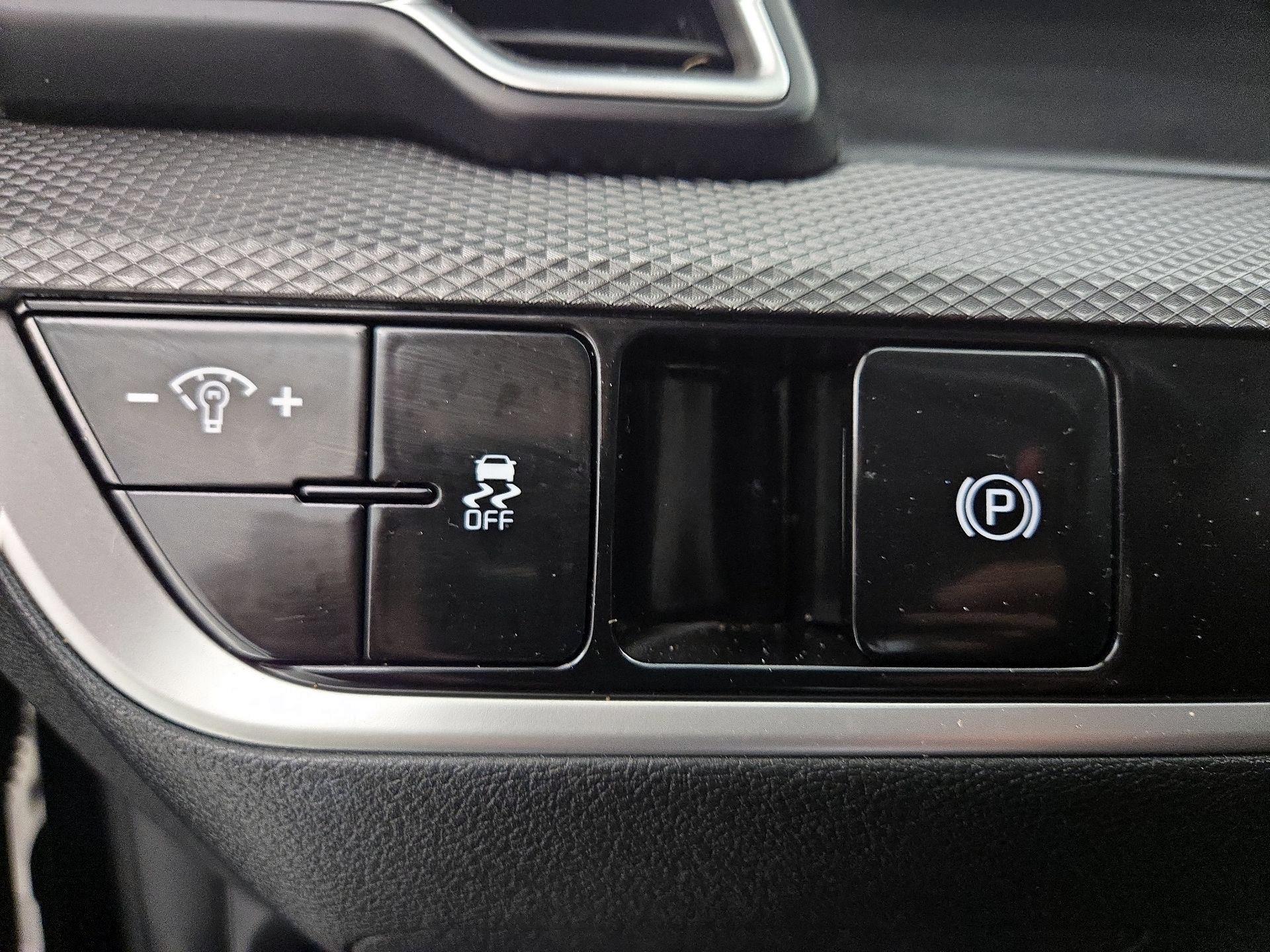 Thumbnail: 2023 Kia Sportage - 13