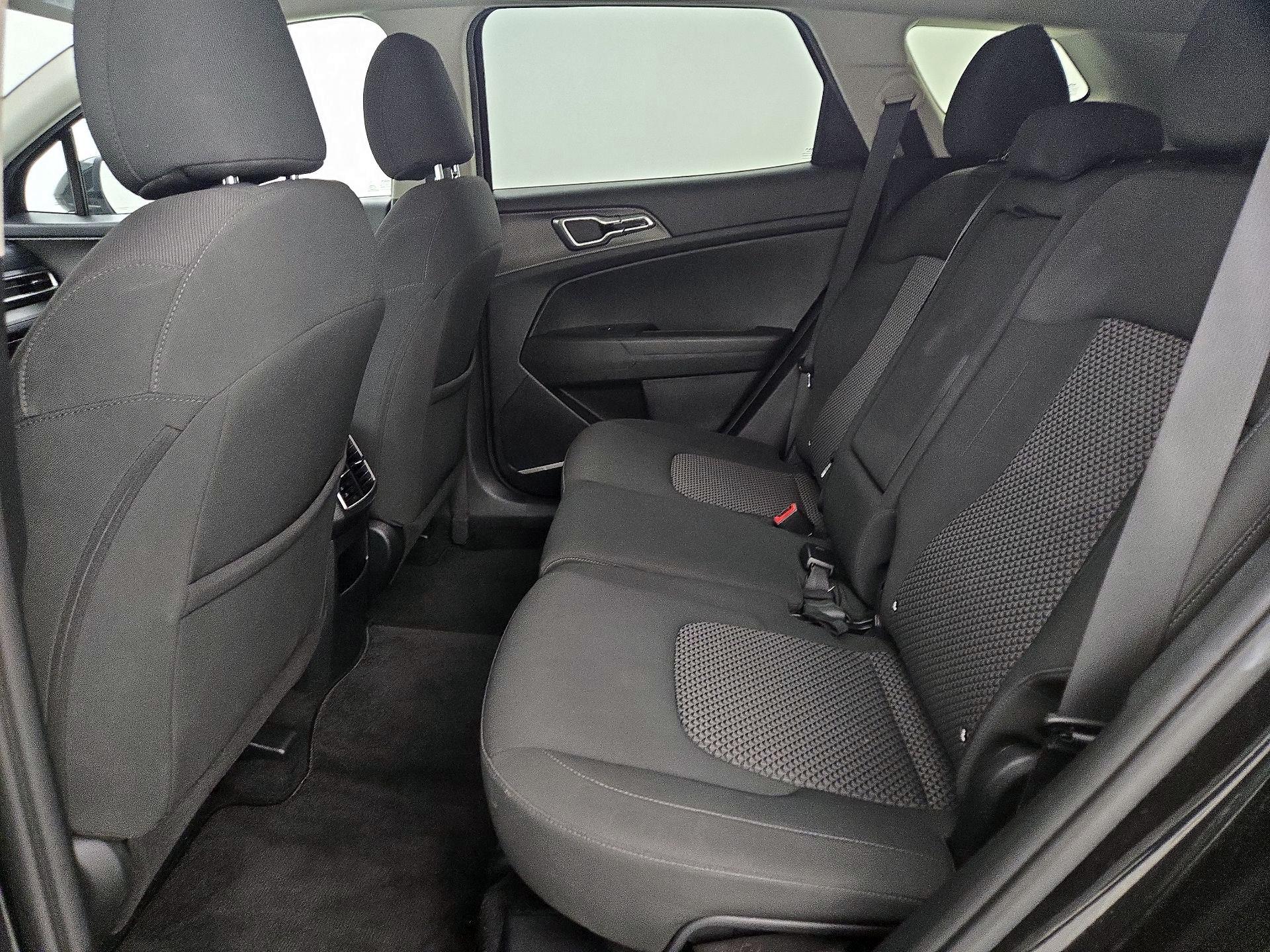 Thumbnail: 2023 Kia Sportage - 19