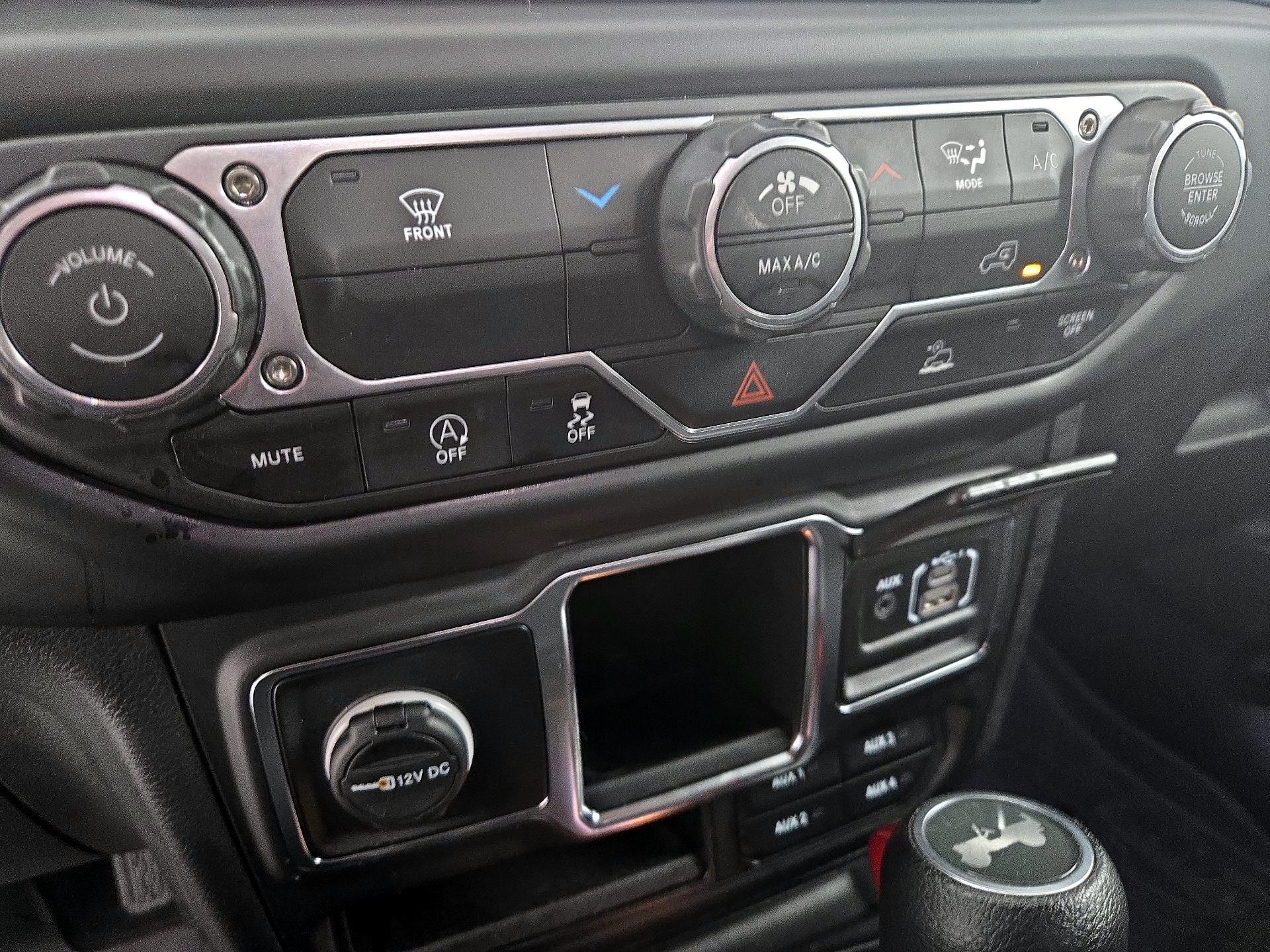 Thumbnail: 2022 Jeep Wrangler - 16