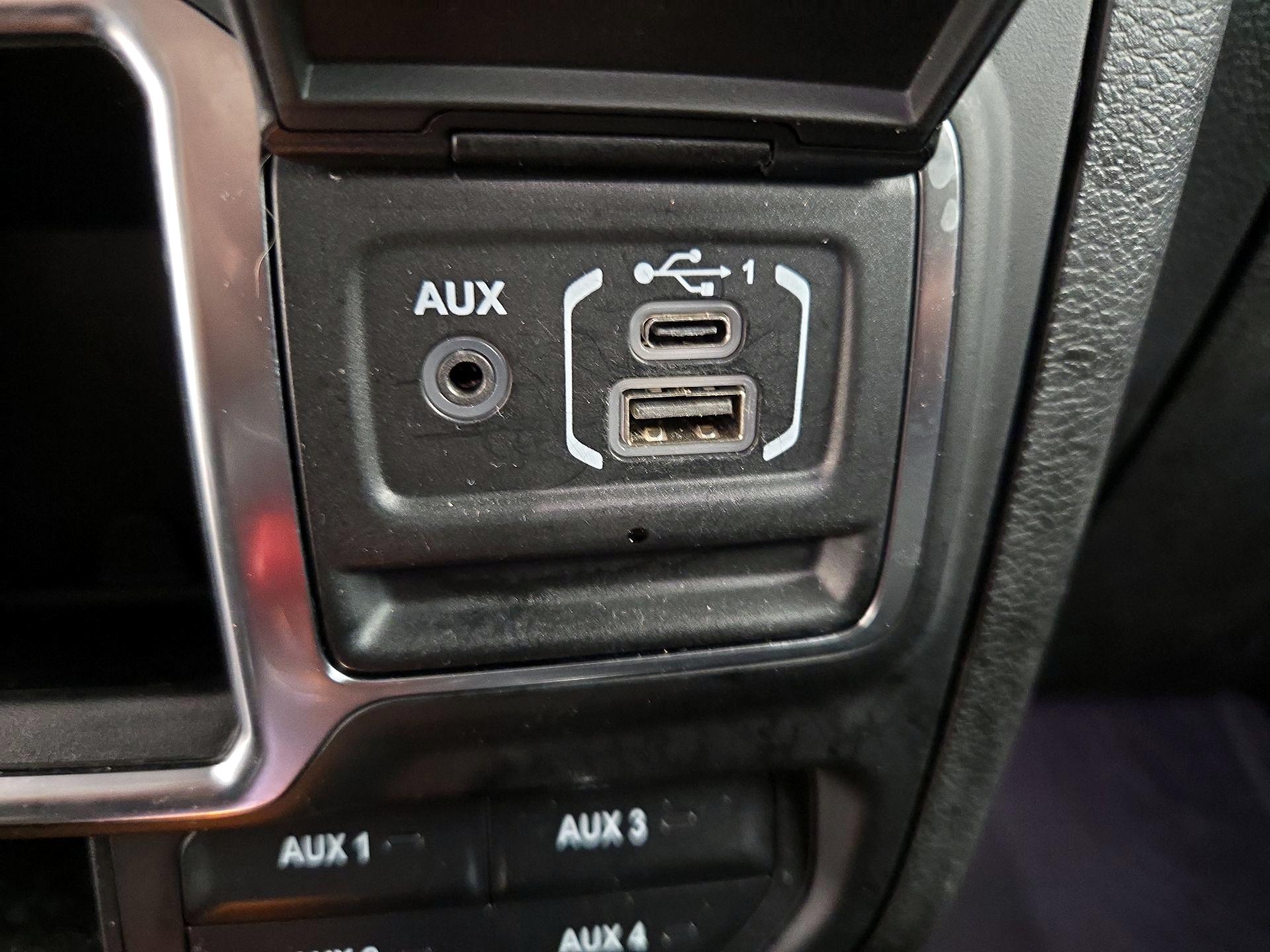 Thumbnail: 2022 Jeep Wrangler - 18