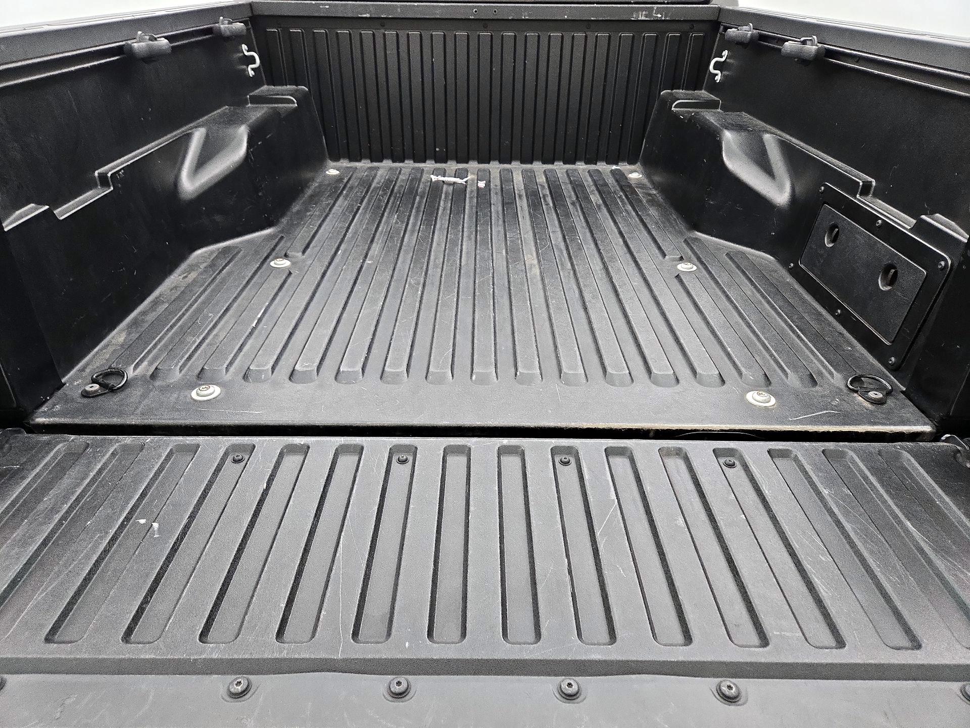 Thumbnail: 2023 Toyota Tacoma - 20