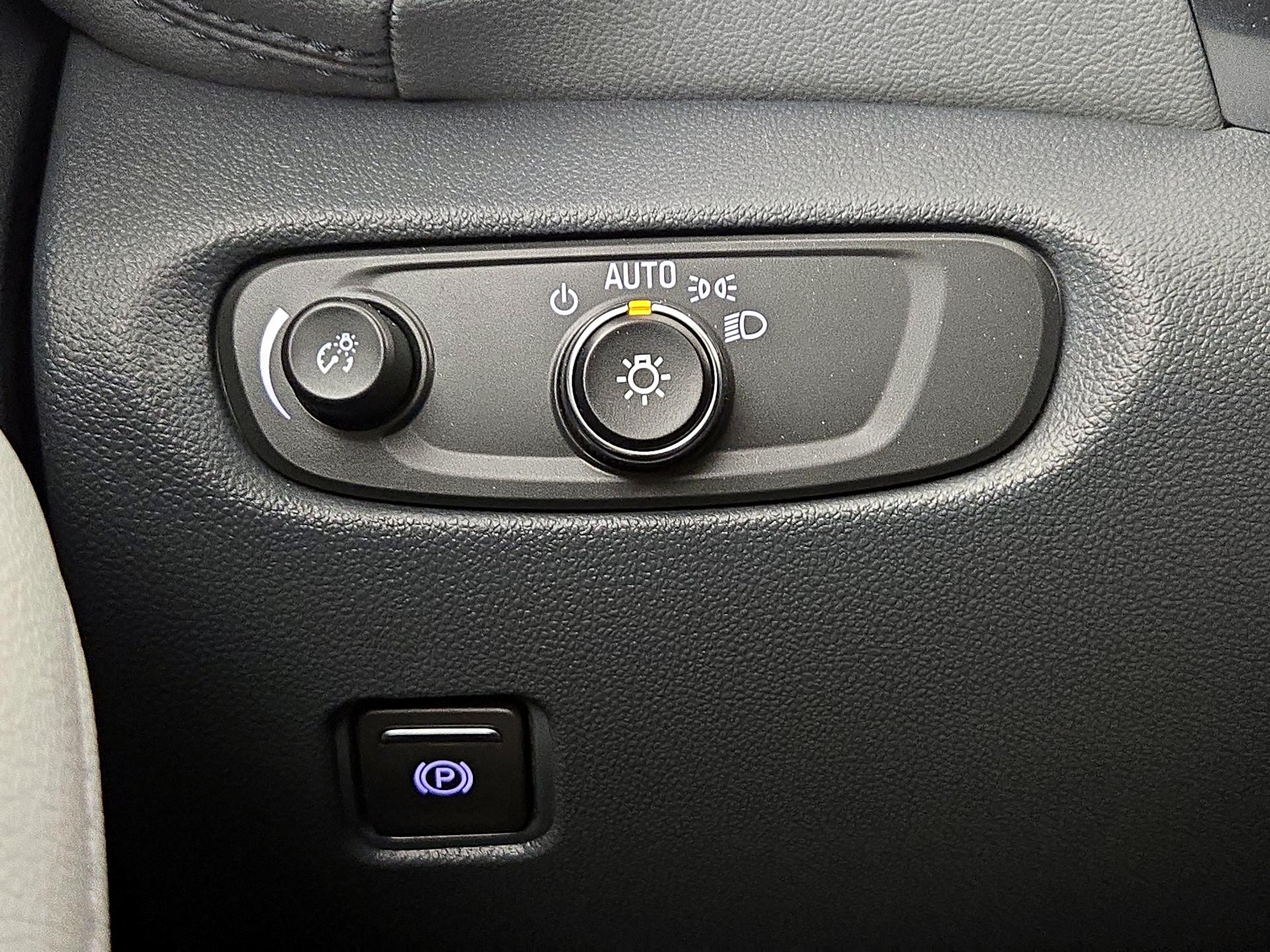 Thumbnail: 2022 Chevrolet Blazer - 13