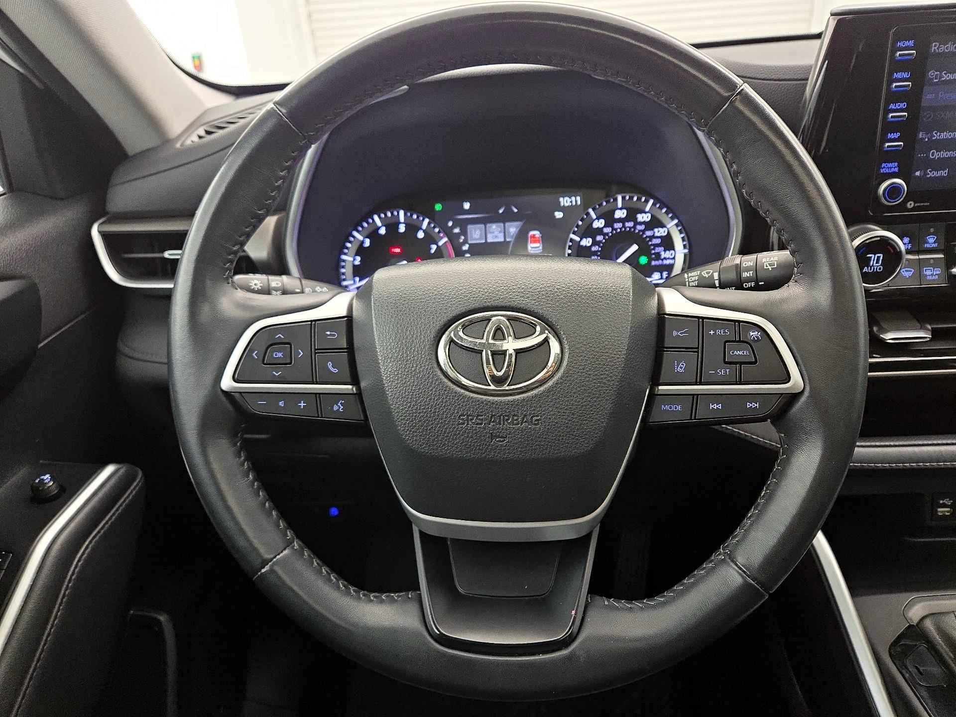 Thumbnail: 2022 Toyota Highlander - 10