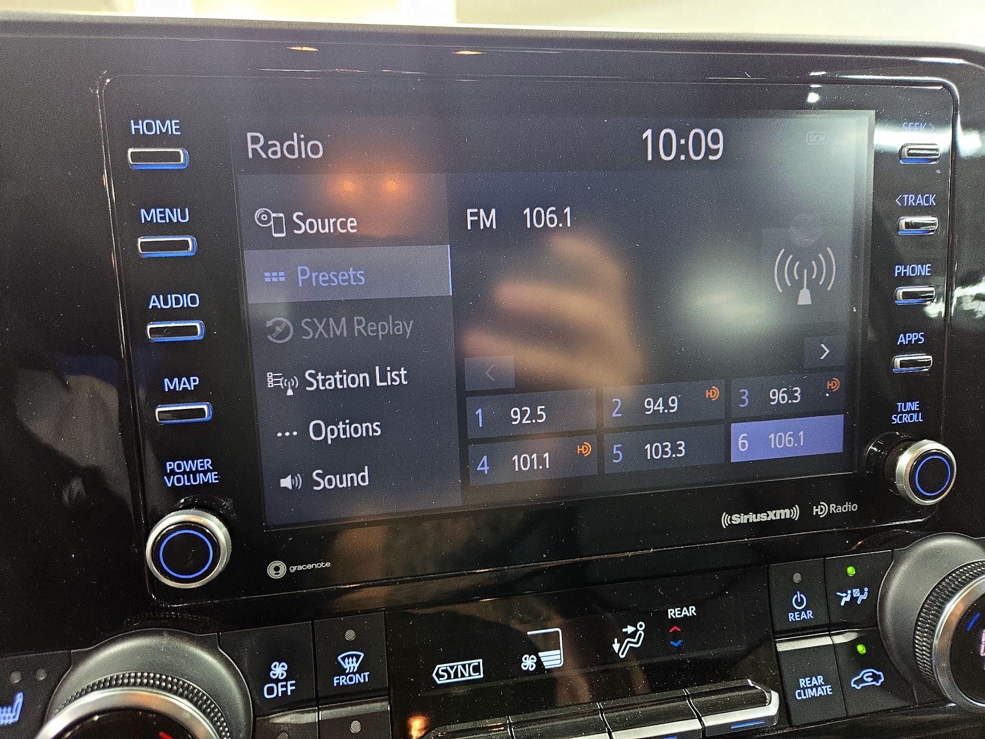 Thumbnail: 2022 Toyota Highlander - 15