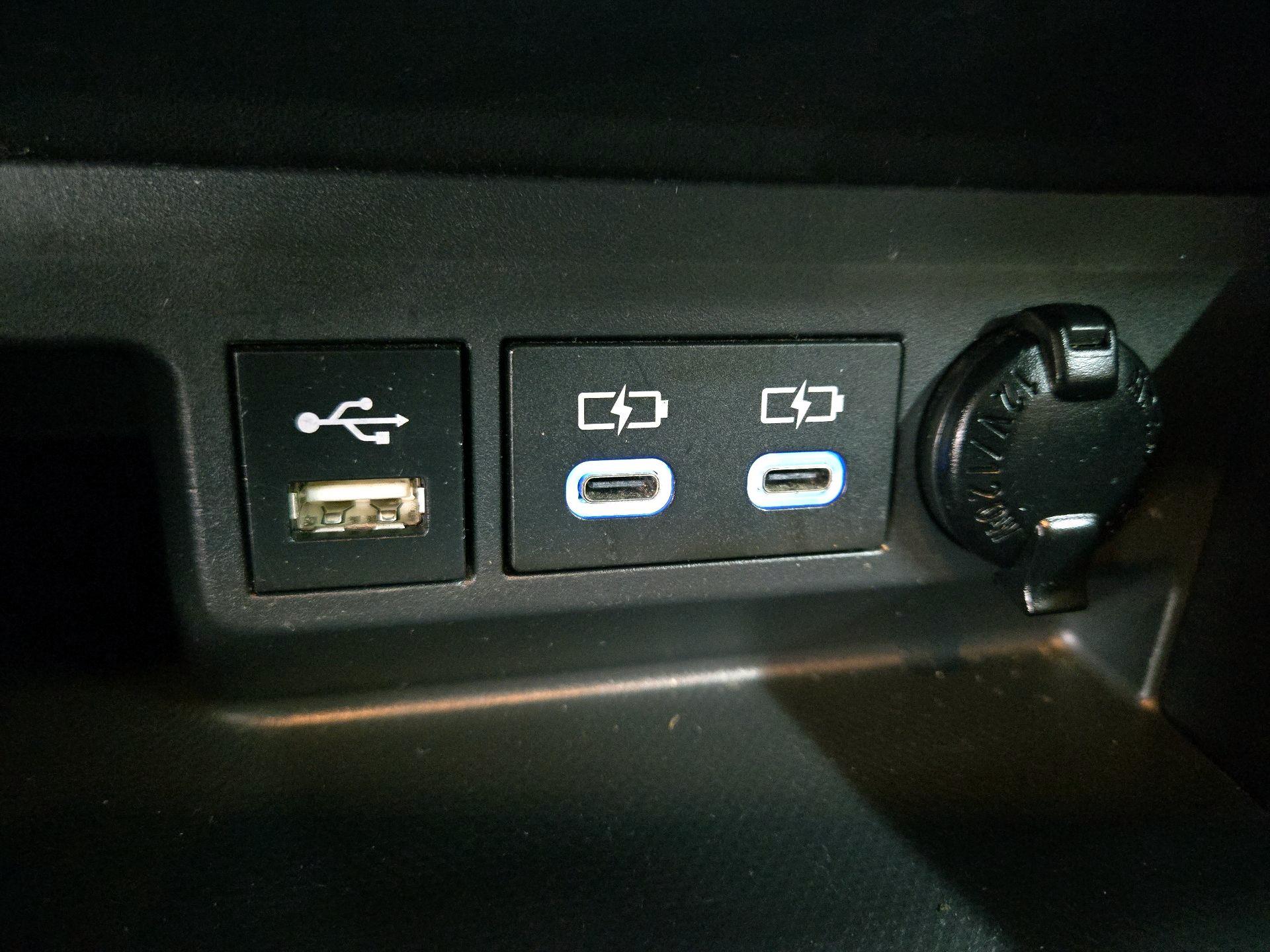 Thumbnail: 2022 Toyota Highlander - 18